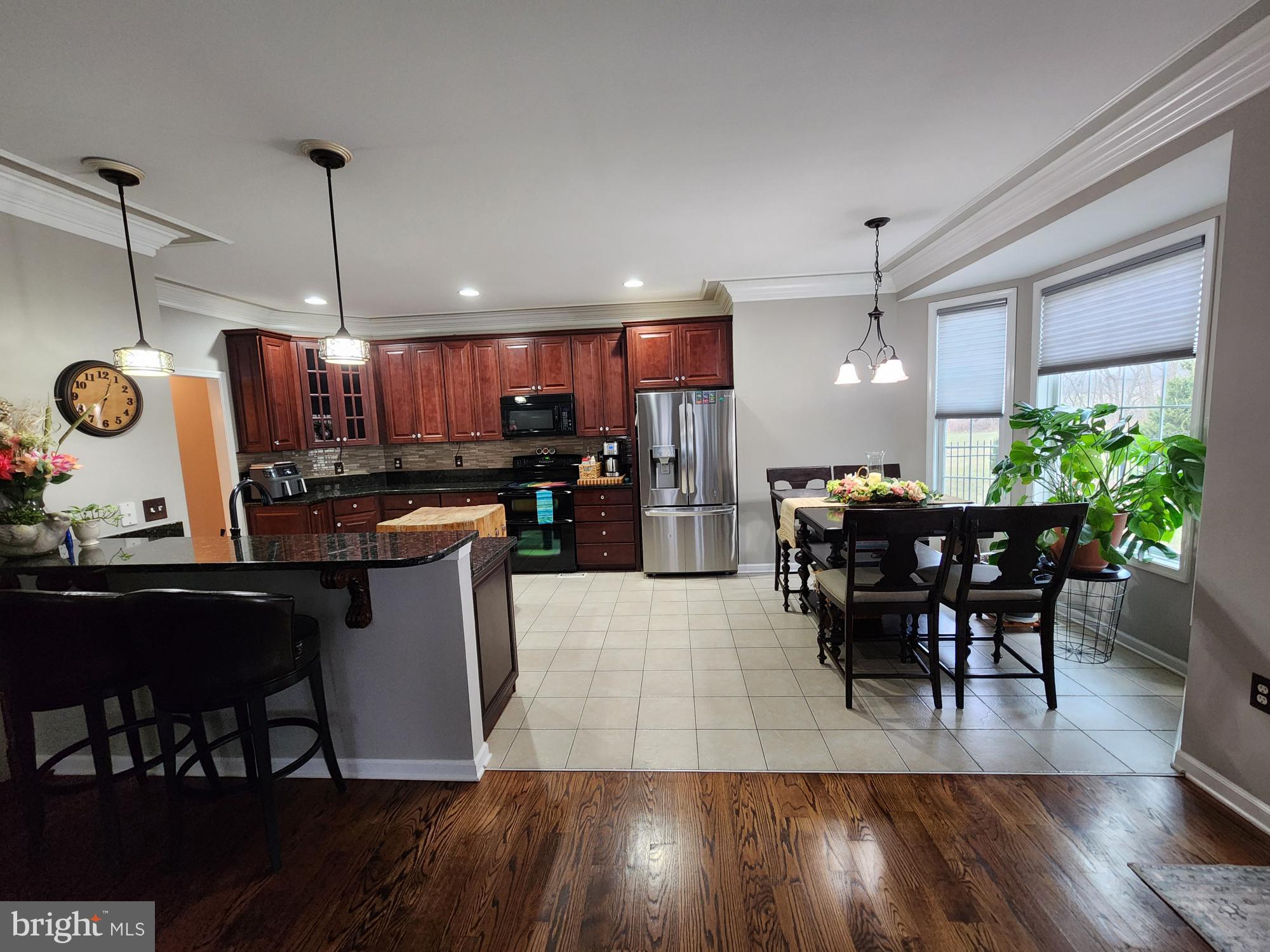 APPLE KNOLLS - Residential