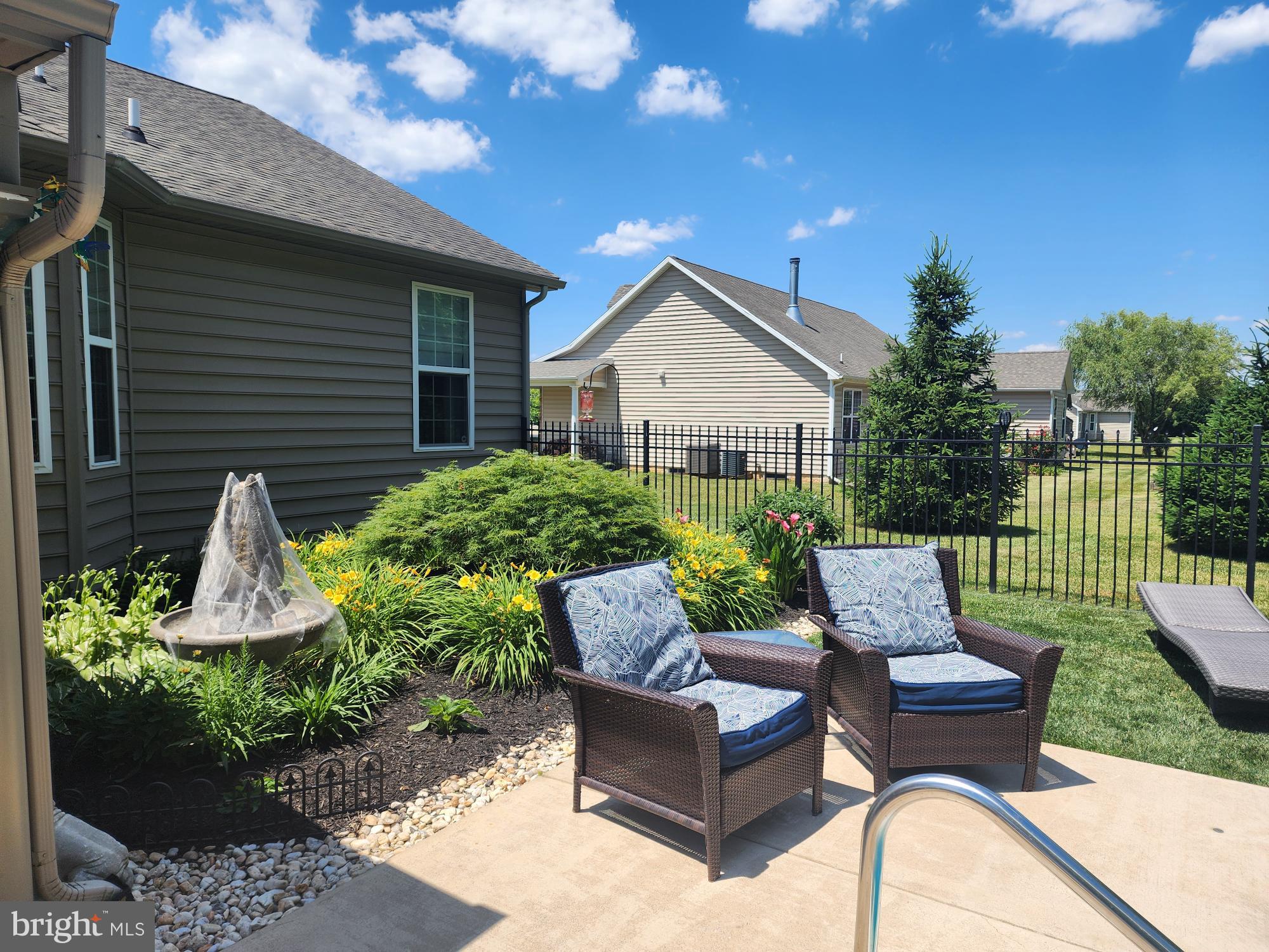 APPLE KNOLLS - Residential