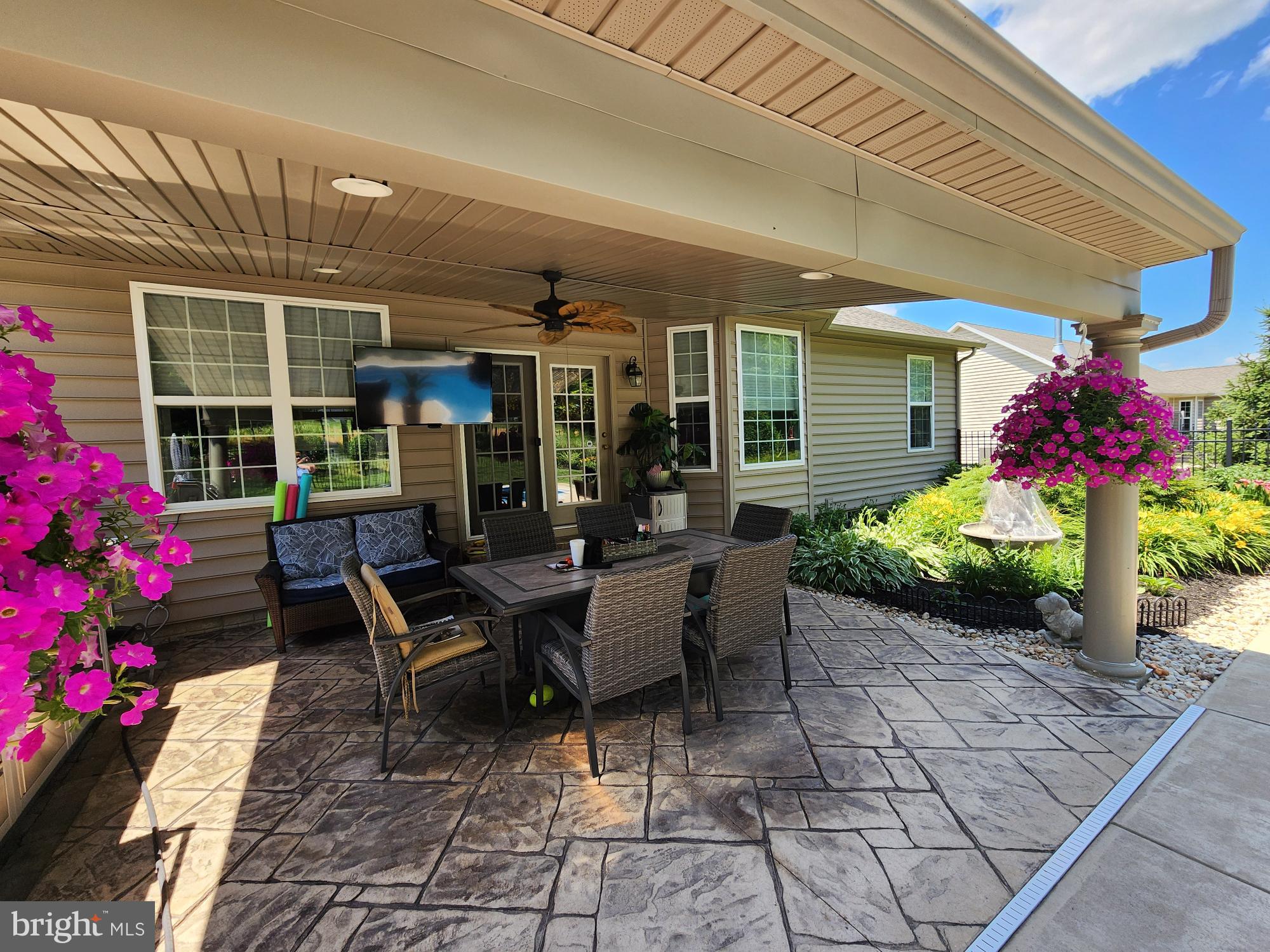 APPLE KNOLLS - Residential