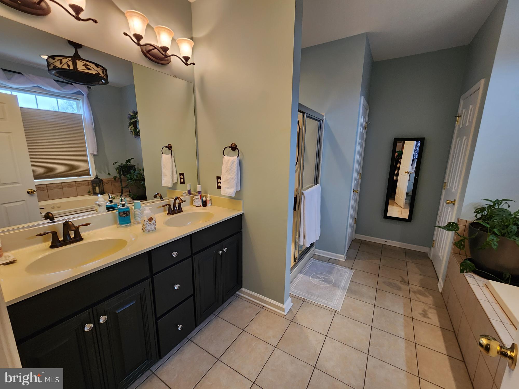 APPLE KNOLLS - Residential