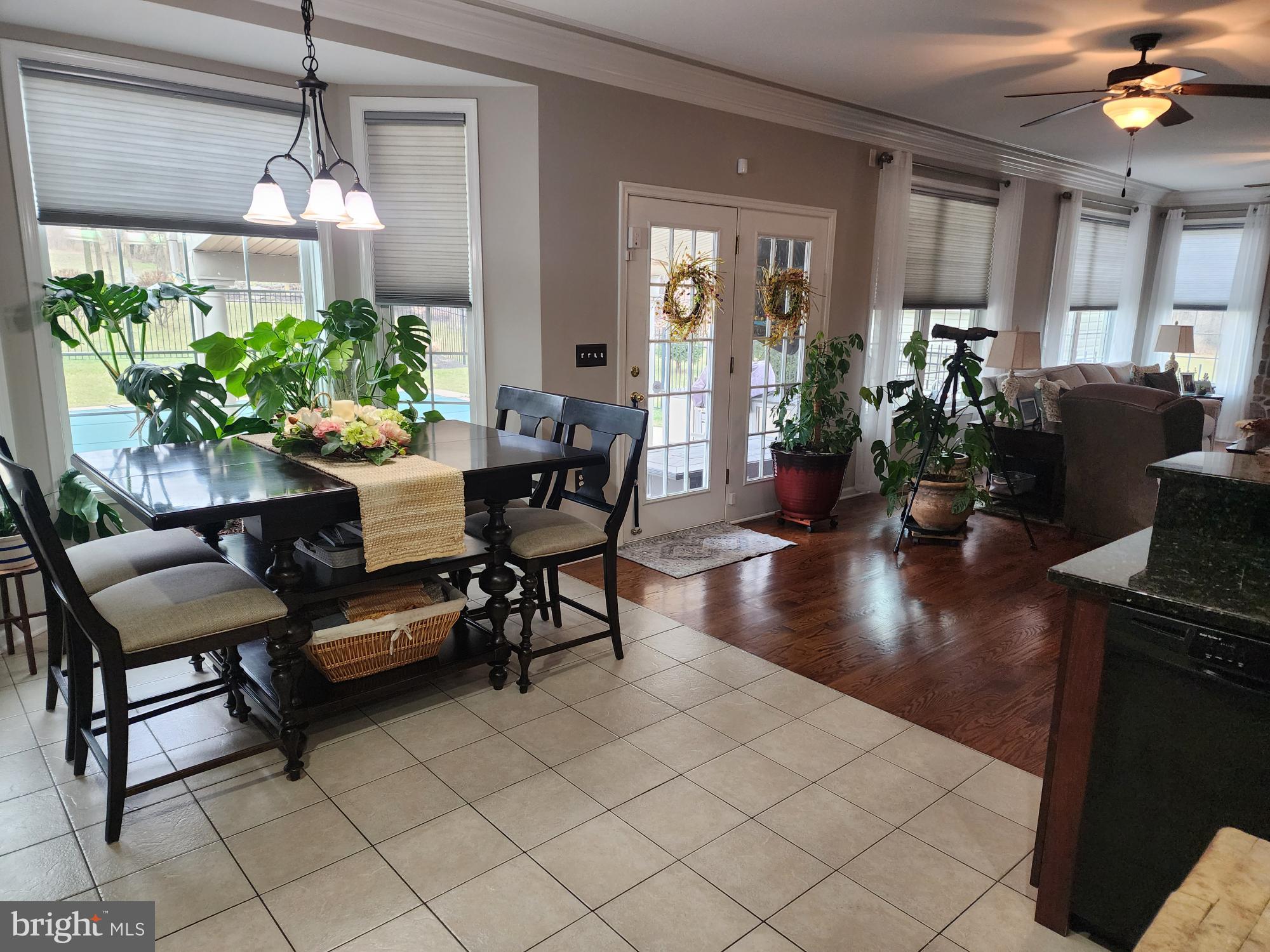 APPLE KNOLLS - Residential