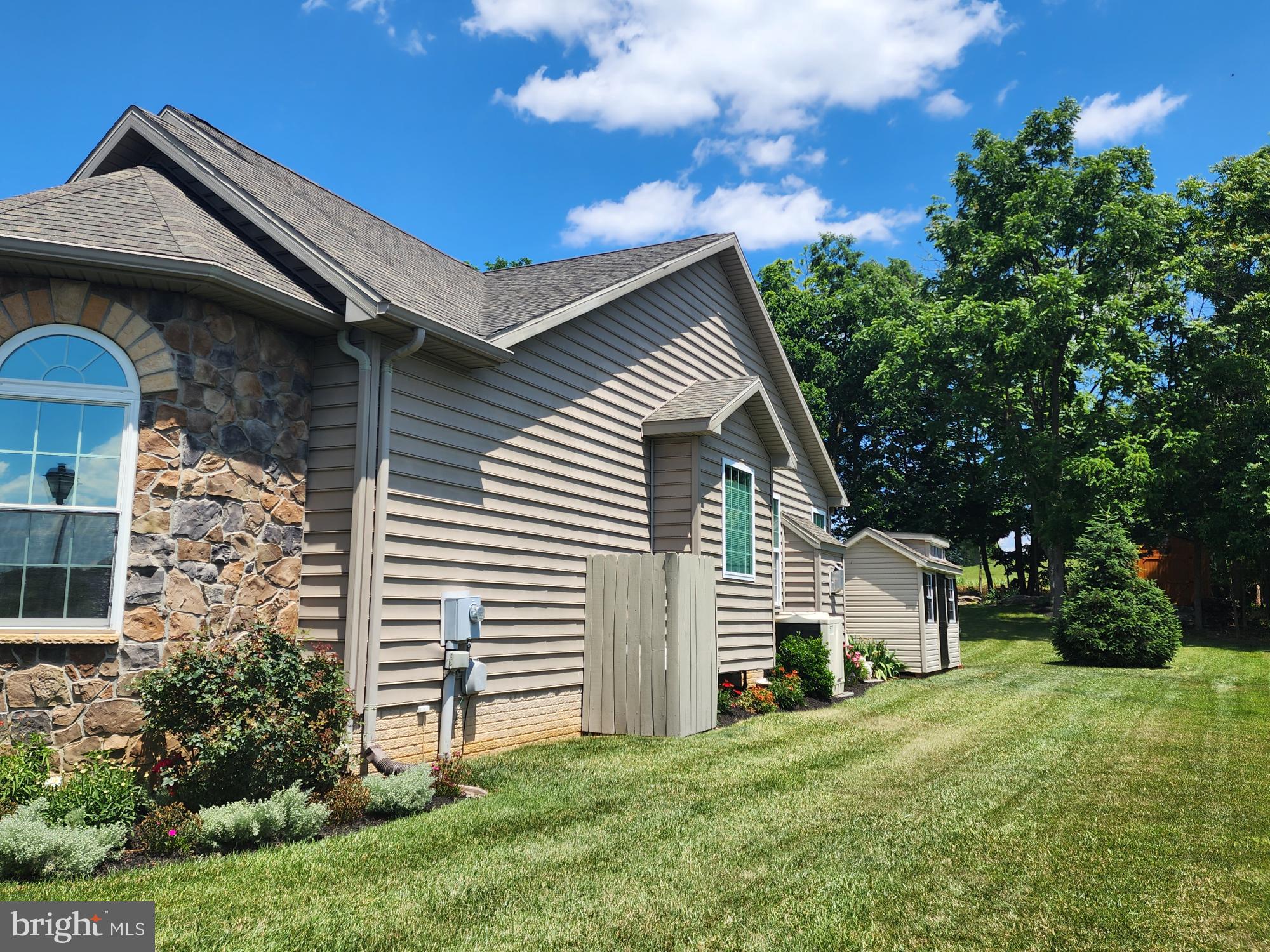 APPLE KNOLLS - Residential