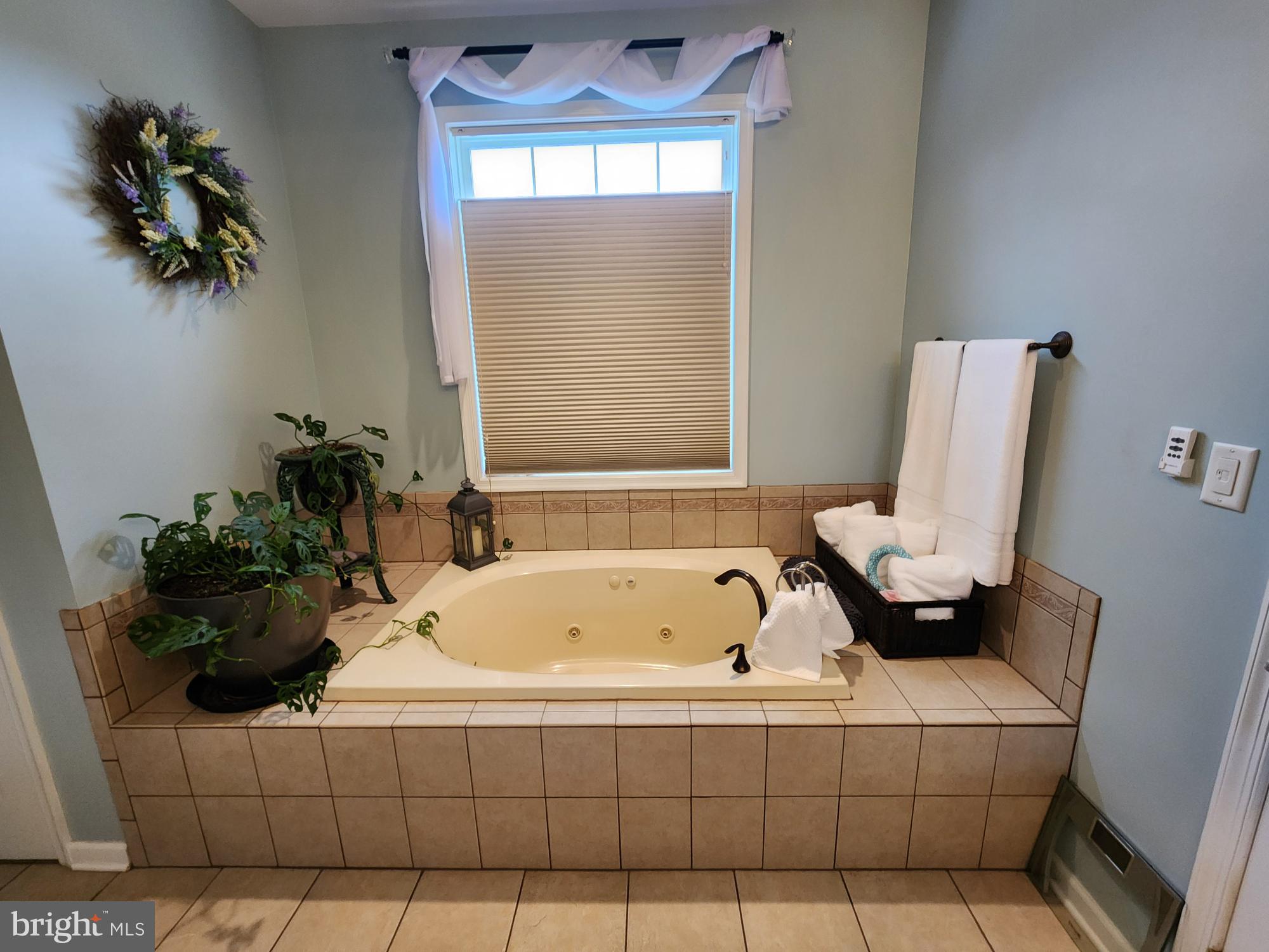 APPLE KNOLLS - Residential