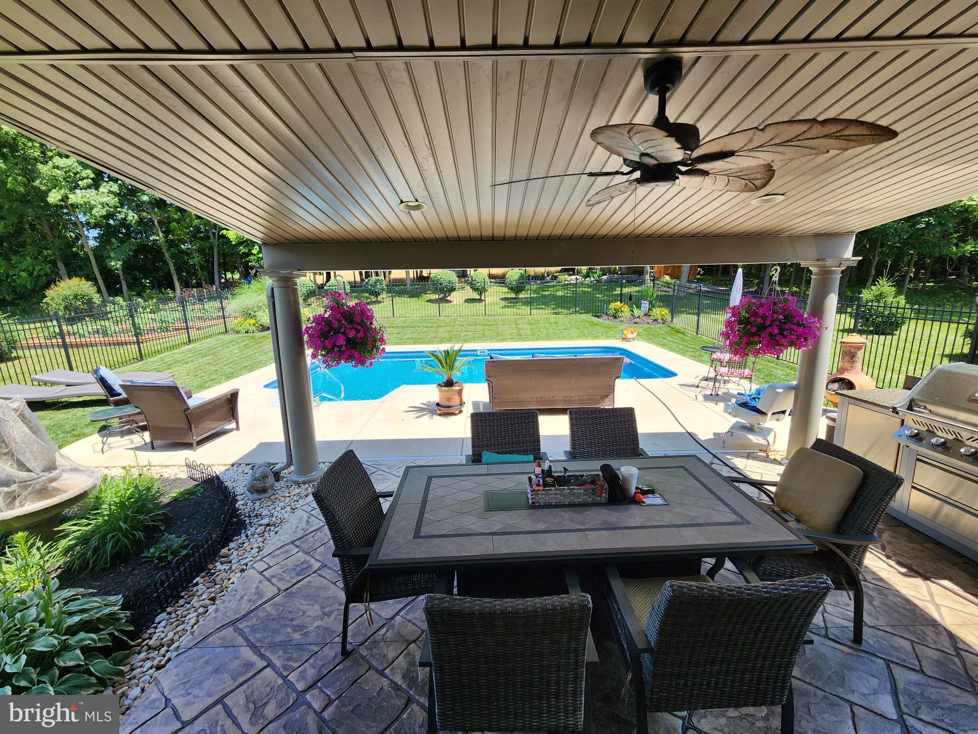 APPLE KNOLLS - Residential