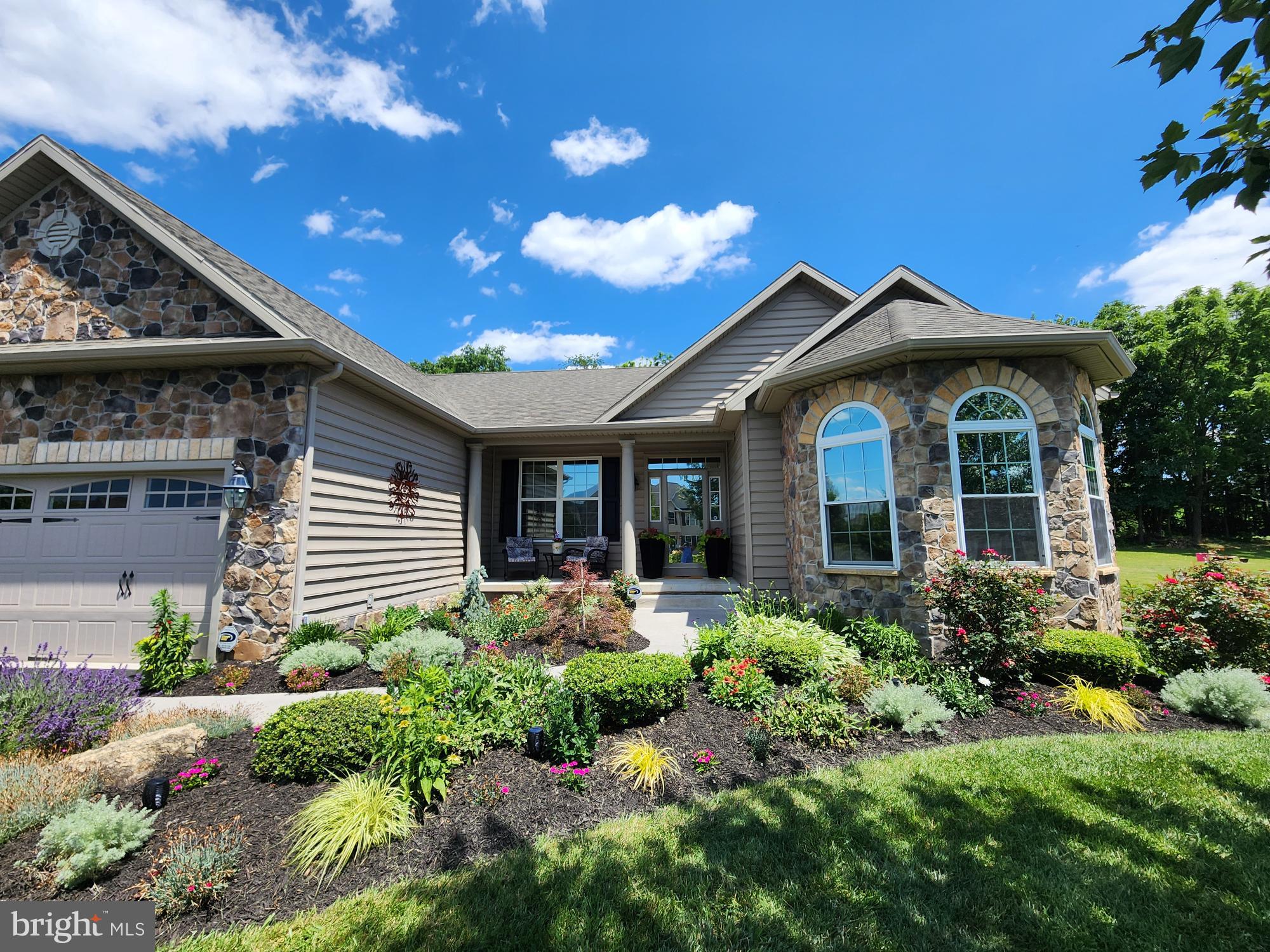 APPLE KNOLLS - Residential