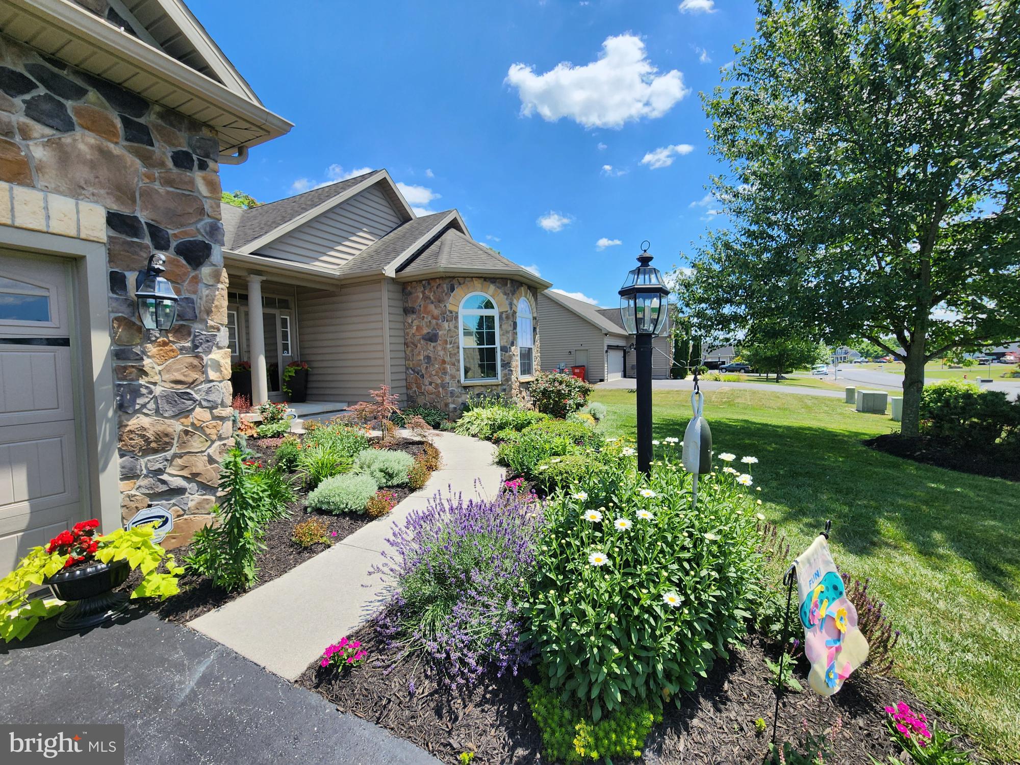 APPLE KNOLLS - Residential