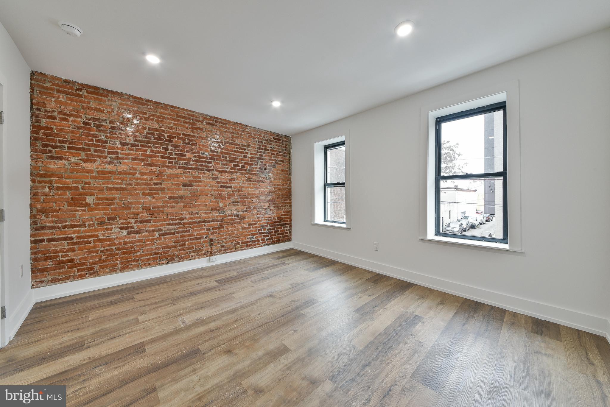 DICKINSON NARROWS - Residential Lease