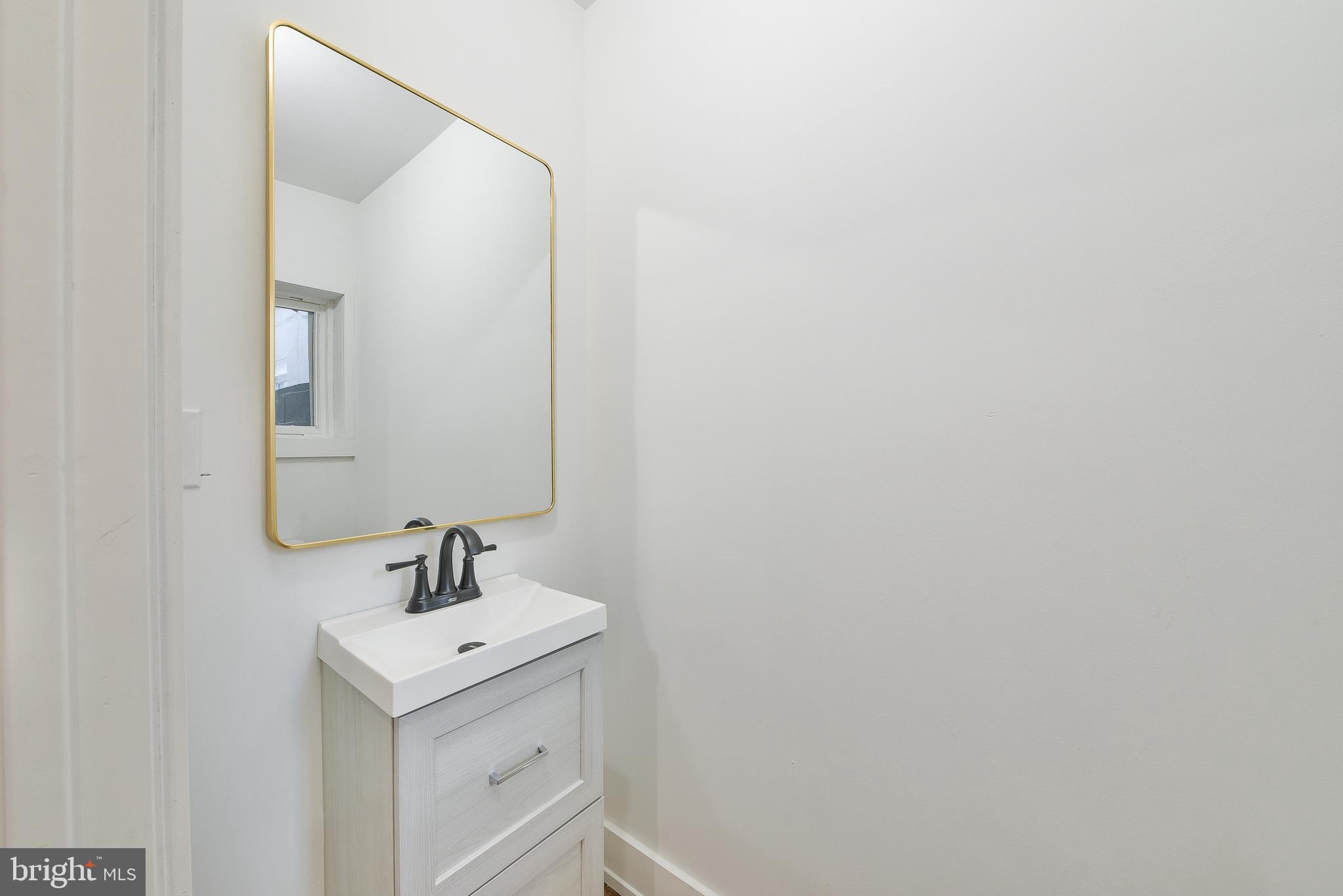 DICKINSON NARROWS - Residential Lease