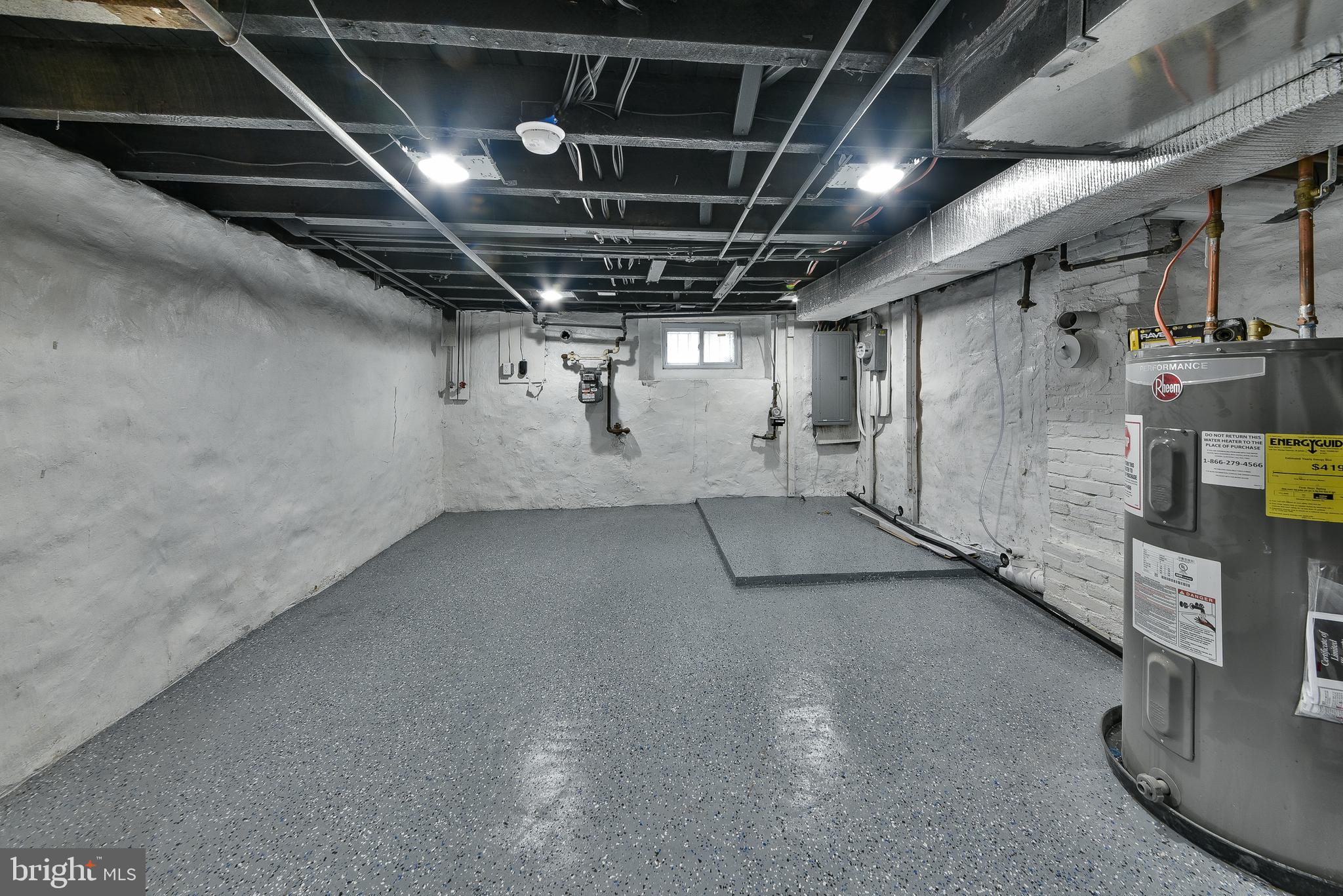 DICKINSON NARROWS - Residential Lease