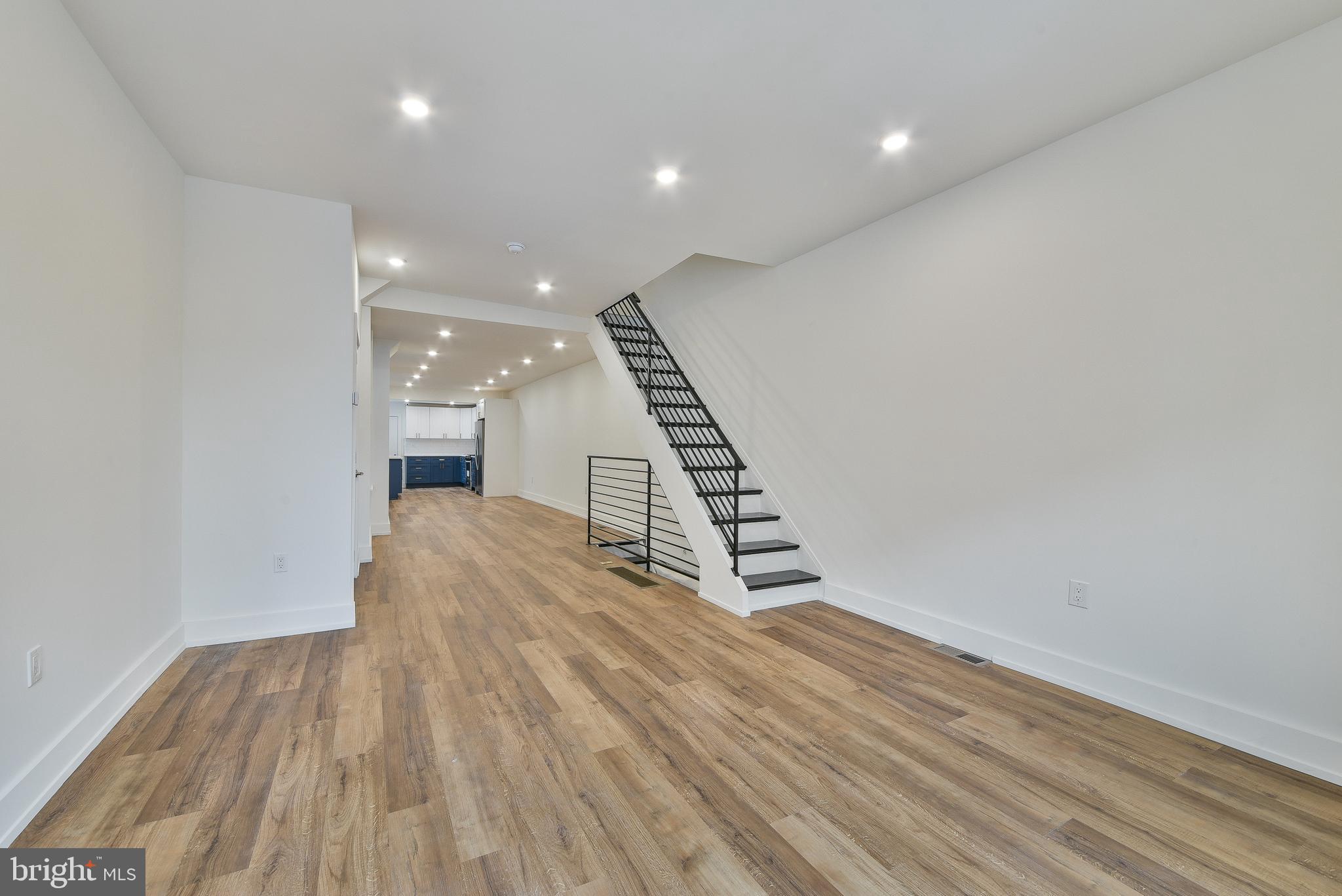 DICKINSON NARROWS - Residential Lease