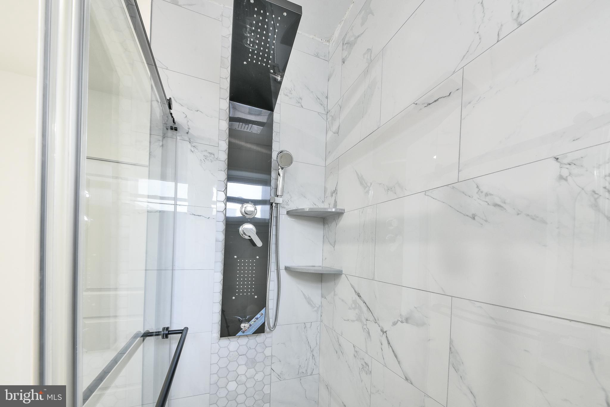 DICKINSON NARROWS - Residential Lease