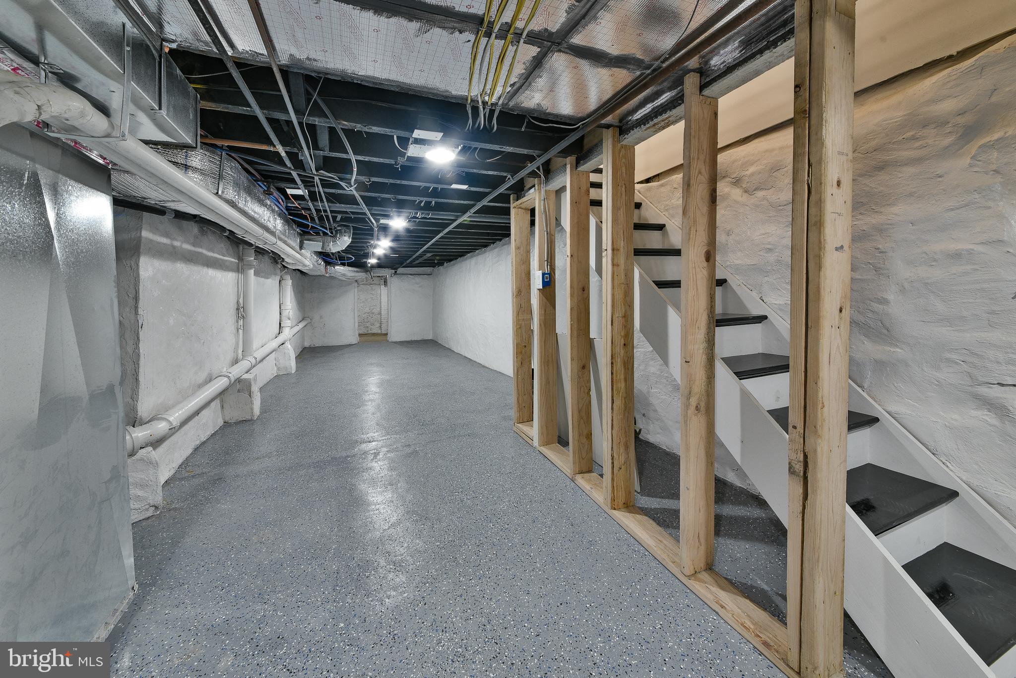 DICKINSON NARROWS - Residential Lease