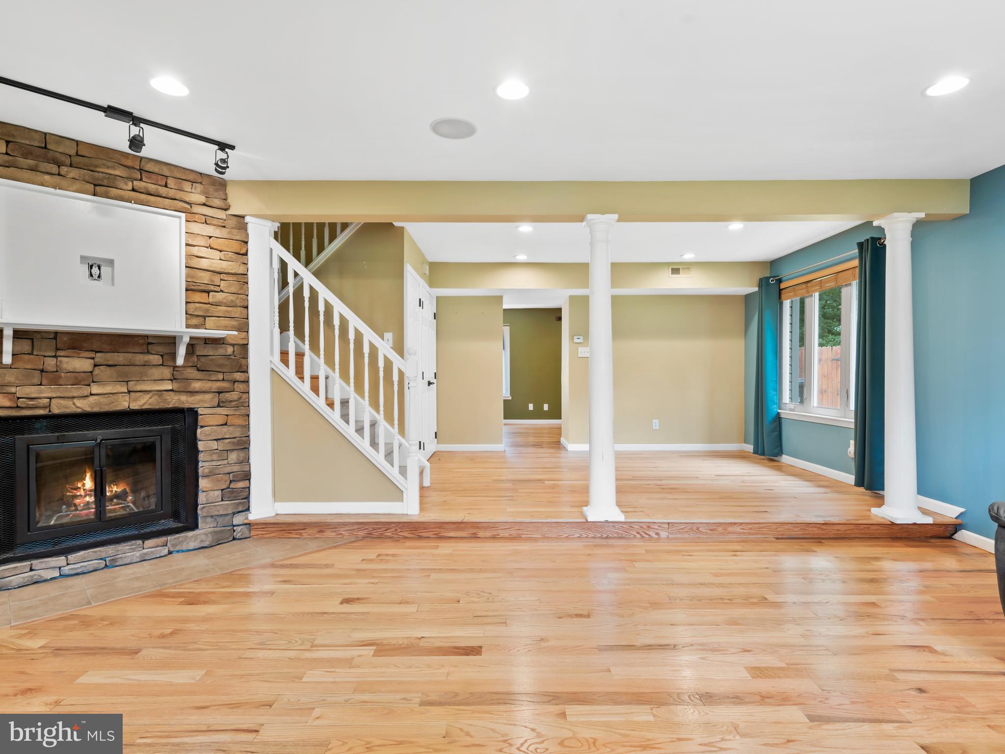 1062 BOLTON COURT