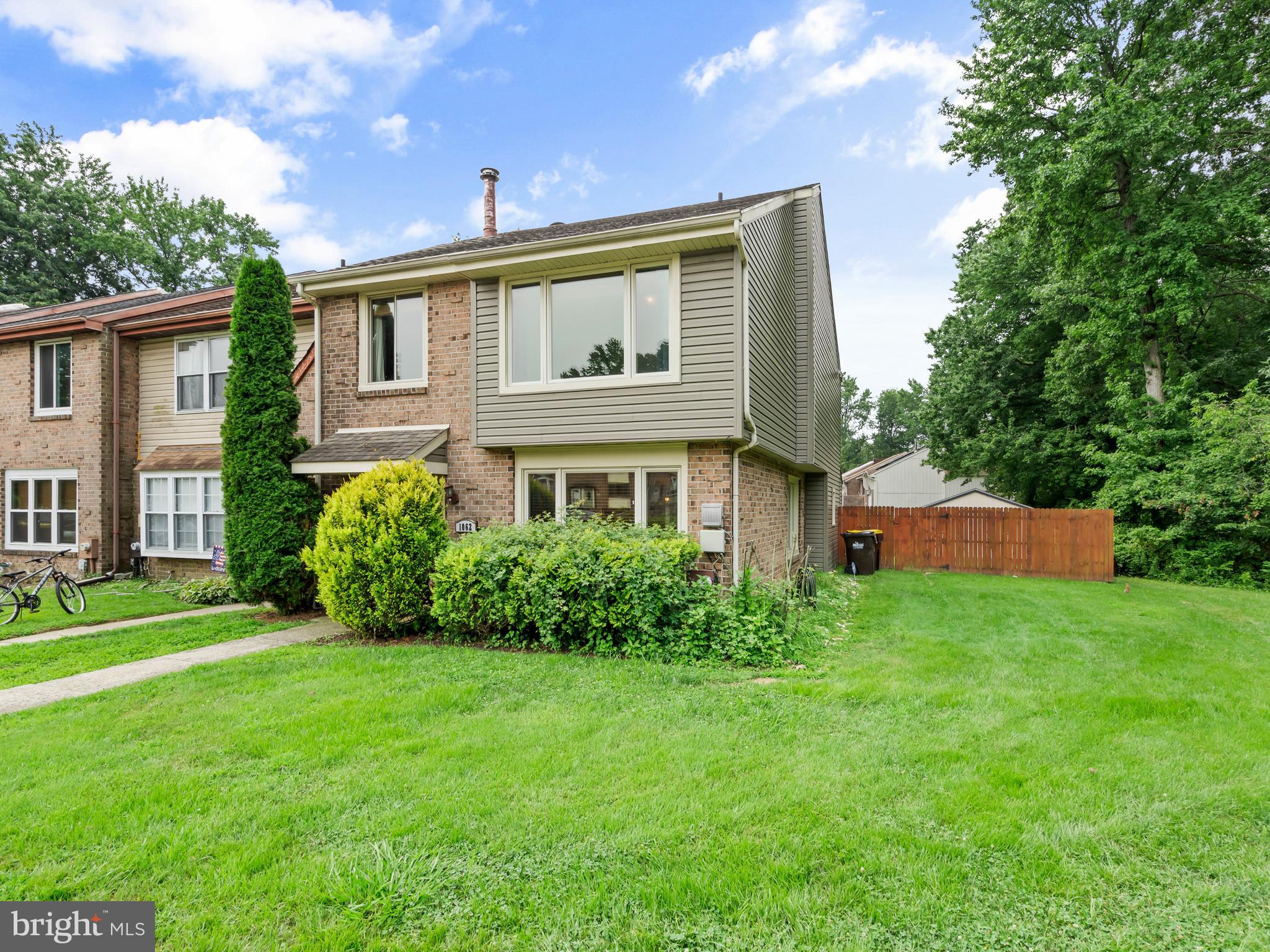 1062 BOLTON COURT
