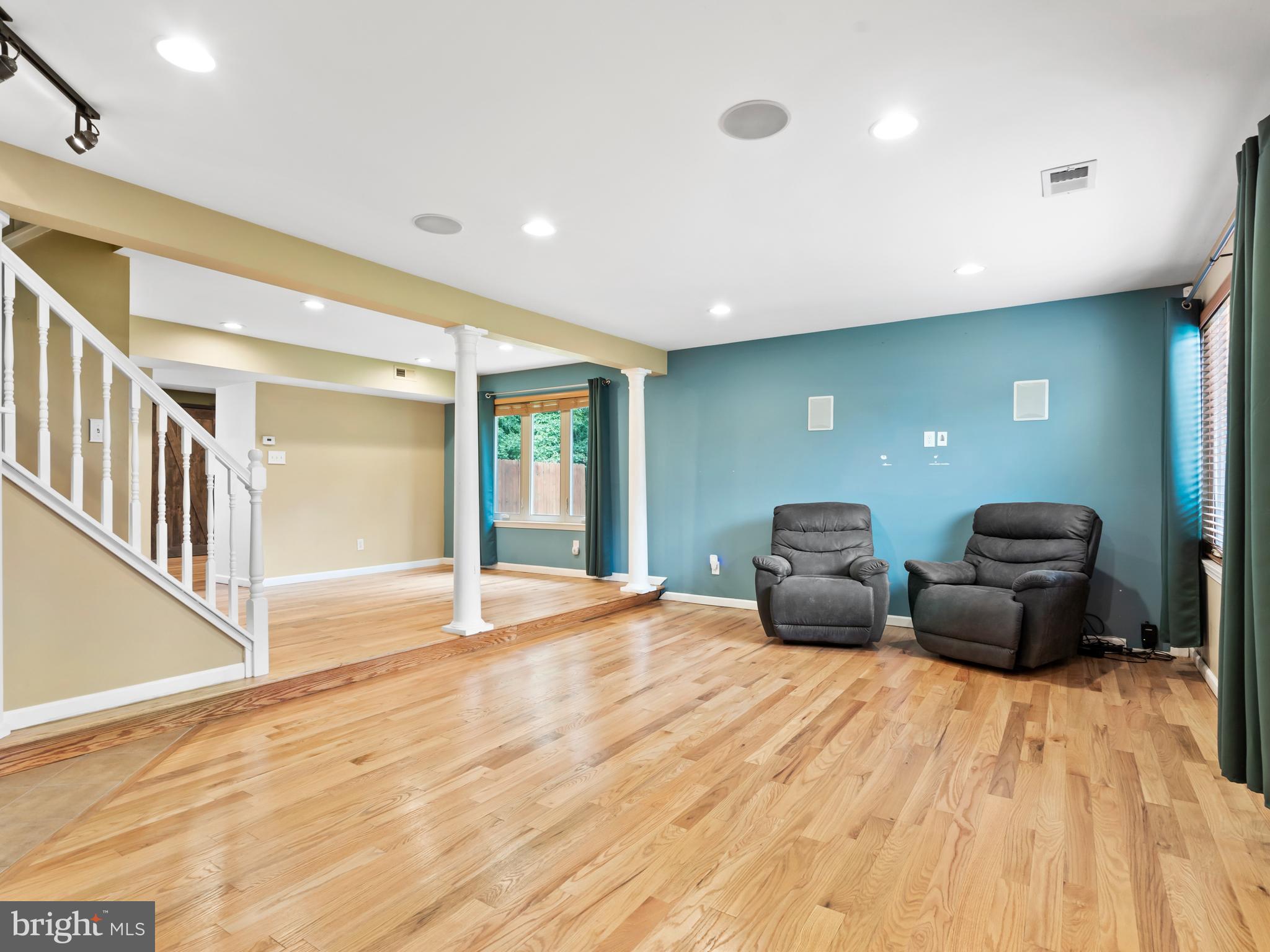 1062 BOLTON COURT