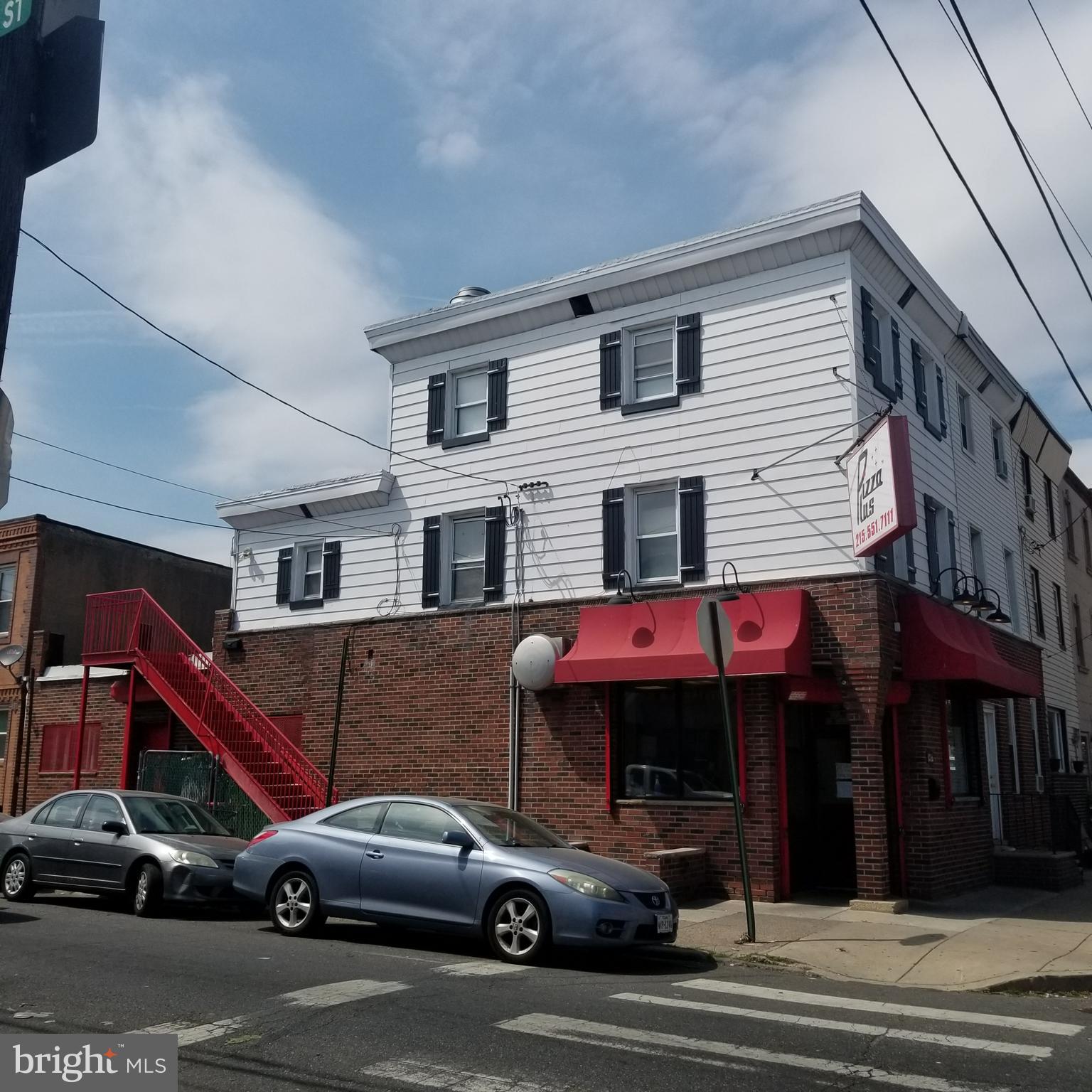 Location, Location, Location! The desirable East Passyunk Crossing (EPX), close to shopping, restaurants, recreation and public transportation. This prime location to Passyunk Square, renowned for its vibrant and diverse dining scene. You will find a culinary haven here for your enjoyment with iconic places such as: Le Virtu, Marra's, Stogie Joe's, Punk'd Burger, Barcelona Wine Bar, Ground Up Coffee, LaScala's Birra and so much more! Moreover, just around the corner there is an East Passyunk Community Center for your entertainment. Don’t miss this opportunity to reside in the delightful home in one of Philadelphia’s most sought-after neighborhoods with all the exciting cultural and culinary amenities.
Great Bi-Level apartment with large rooftop landing above Key Pizza. Recently renovated and well maintained with great ceramic tiles and laminate flooring throughout. The unit features an open living and dining room, with New York style kitchen and full tile bath. Nice-size bedrooms on the upper floor with large closets in each. In-unit Laundry provided for your convenience.
Separate entrance, easy to show.
First, last and one-months security required to move in with good credit and fully verifiable sufficient income.
Note: As per Landlord's request: no dogs, and cats must be fixed to be allowed. Also, the Renter’s Insurance is requested. Landlord will require a liability waiver to be signed for the second-floor landing. A railing will not be installed.