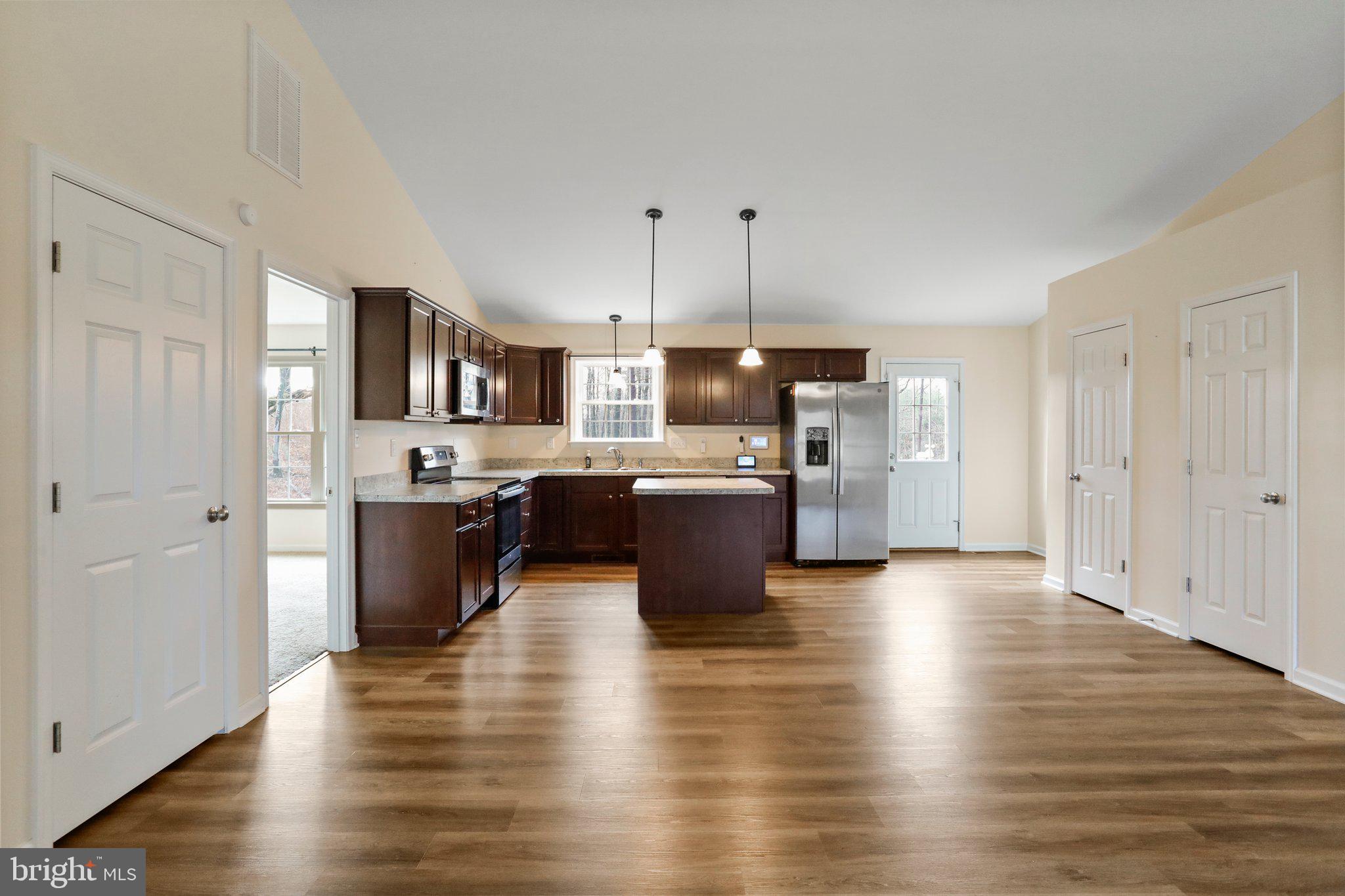 HAMPSHIRE HOUSE ESTATES - Residential