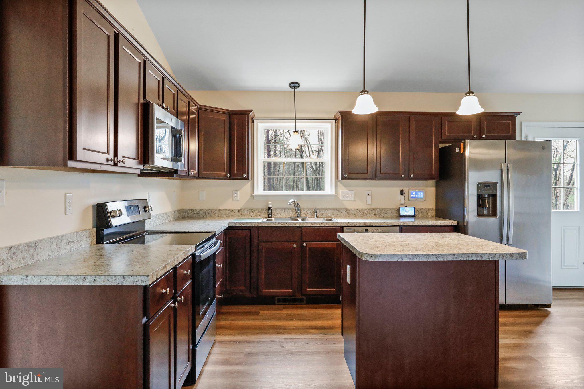 HAMPSHIRE HOUSE ESTATES - Residential