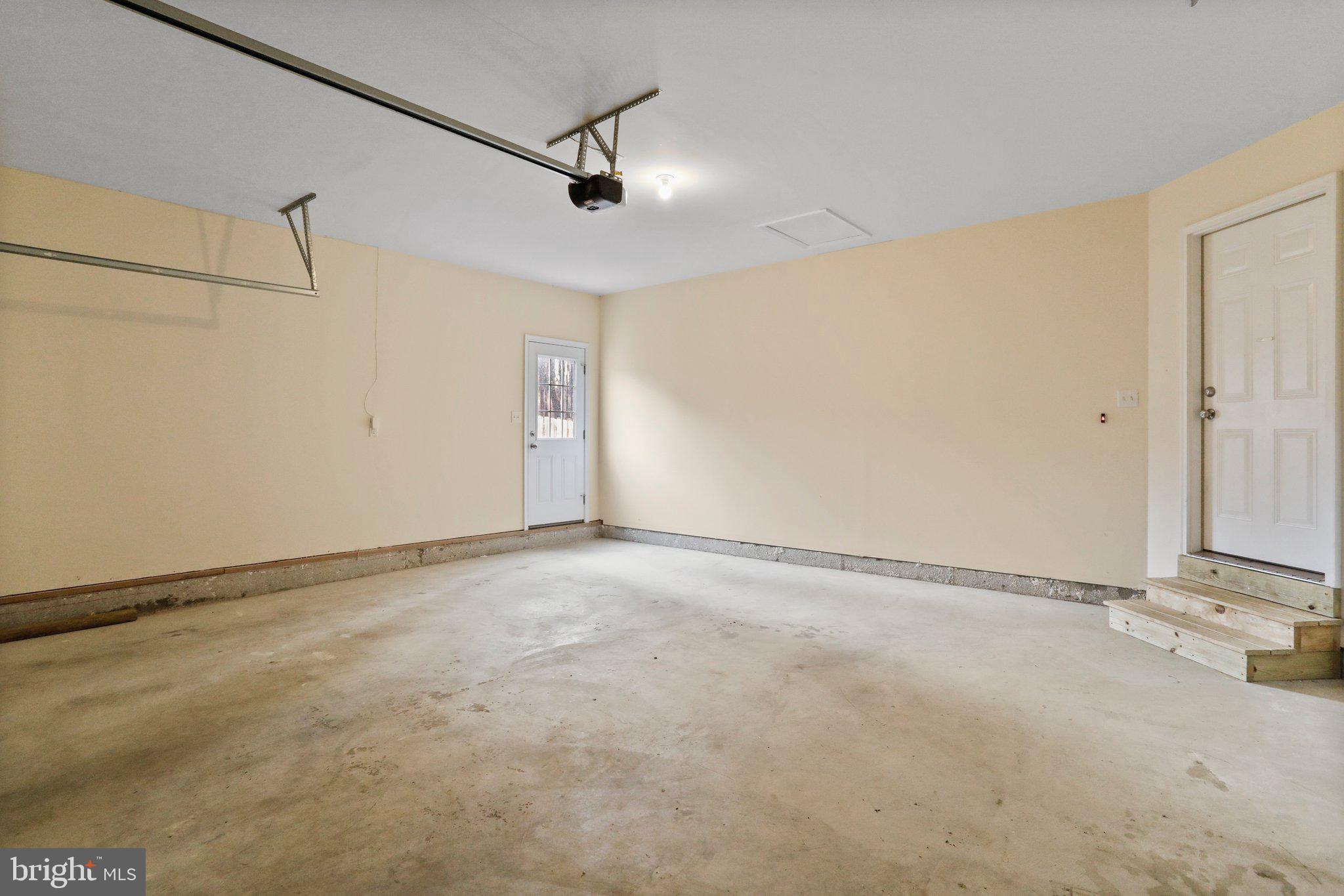 HAMPSHIRE HOUSE ESTATES - Residential