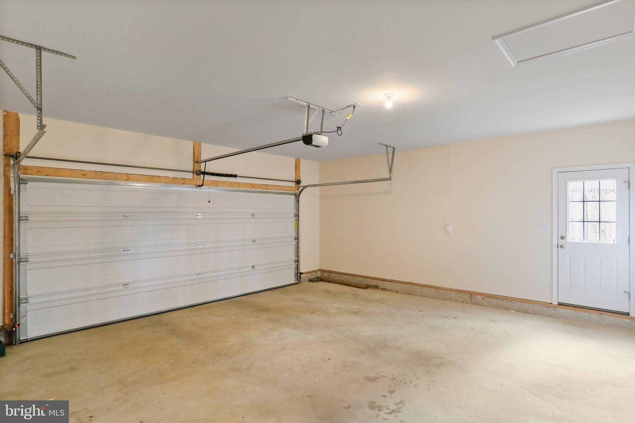 HAMPSHIRE HOUSE ESTATES - Residential