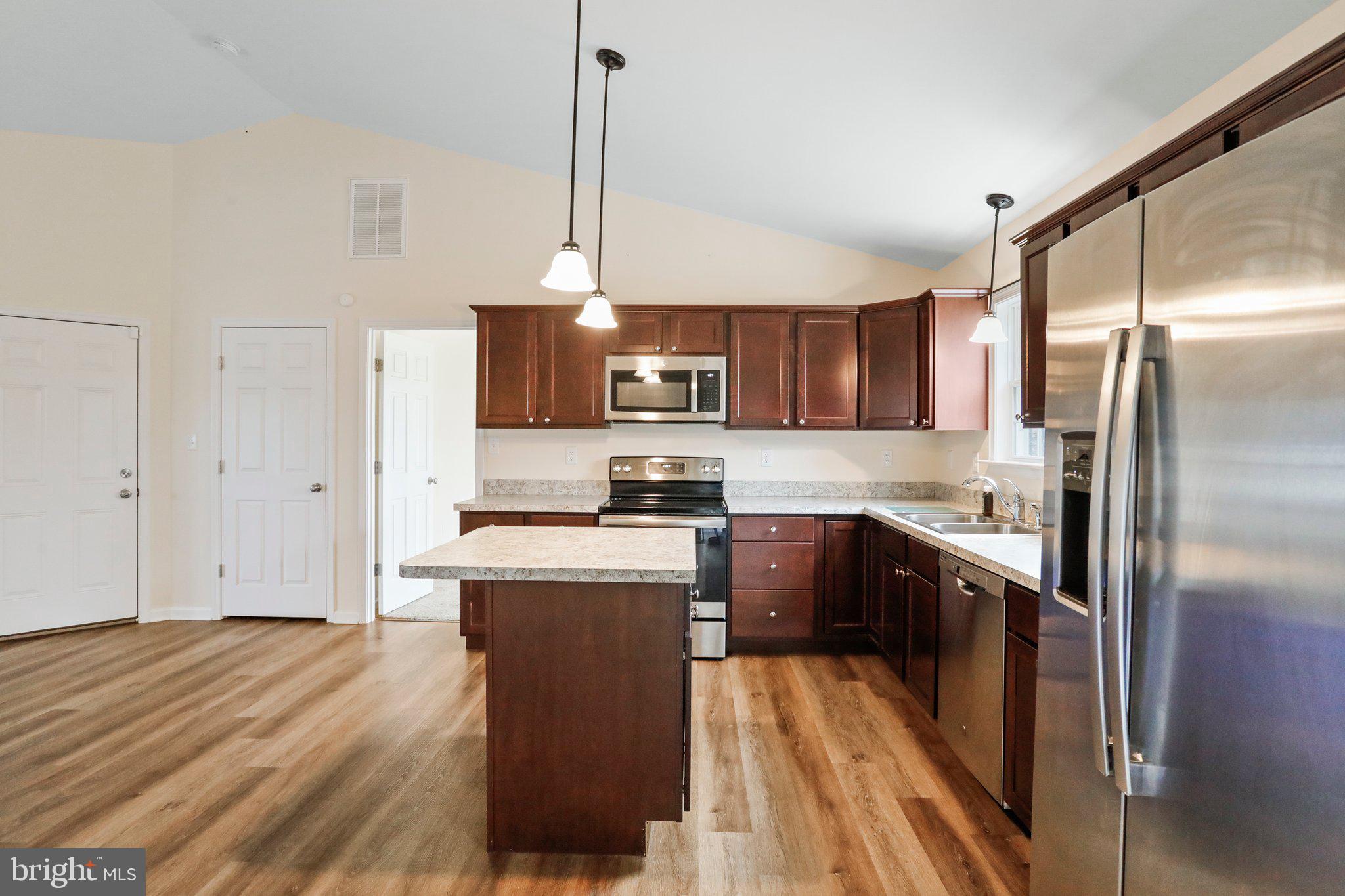 HAMPSHIRE HOUSE ESTATES - Residential