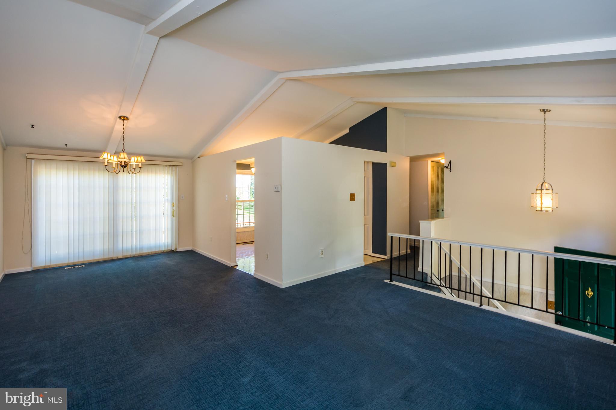 LONG REACH - Residential