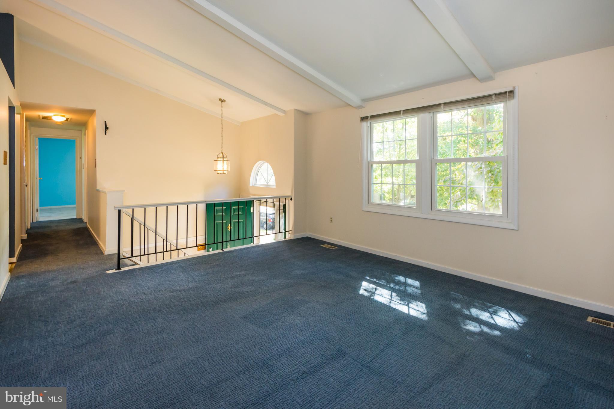 LONG REACH - Residential