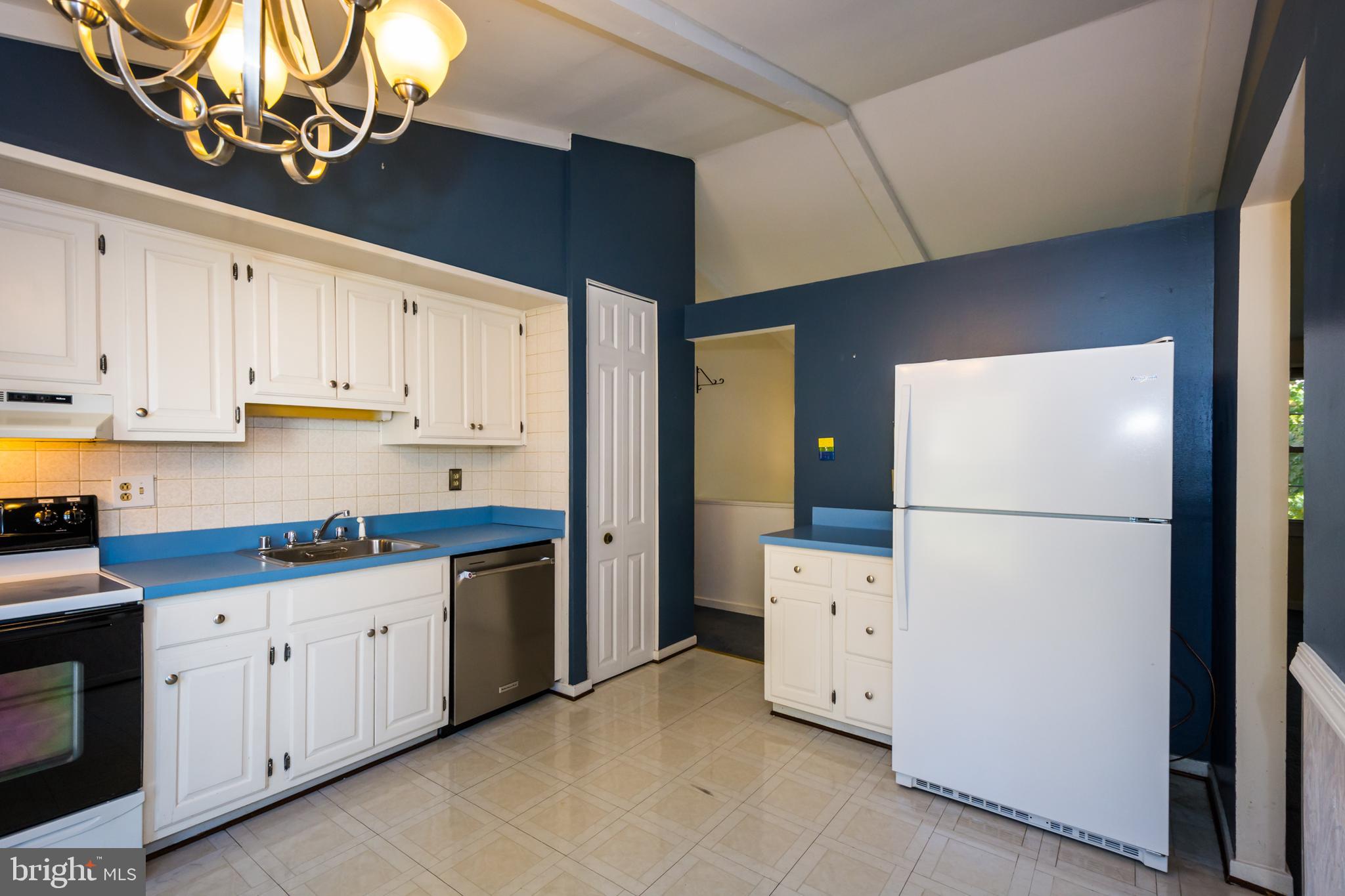 LONG REACH - Residential