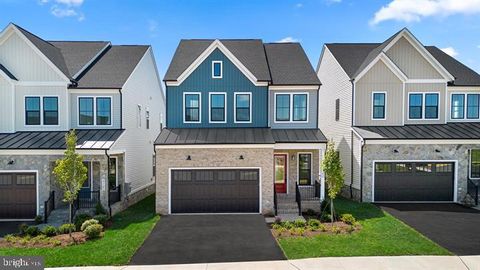 43290 GREELEY SQUARE ASHBURN VA 20148