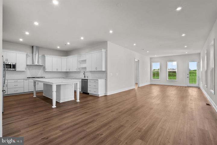43290 GREELEY SQUARE