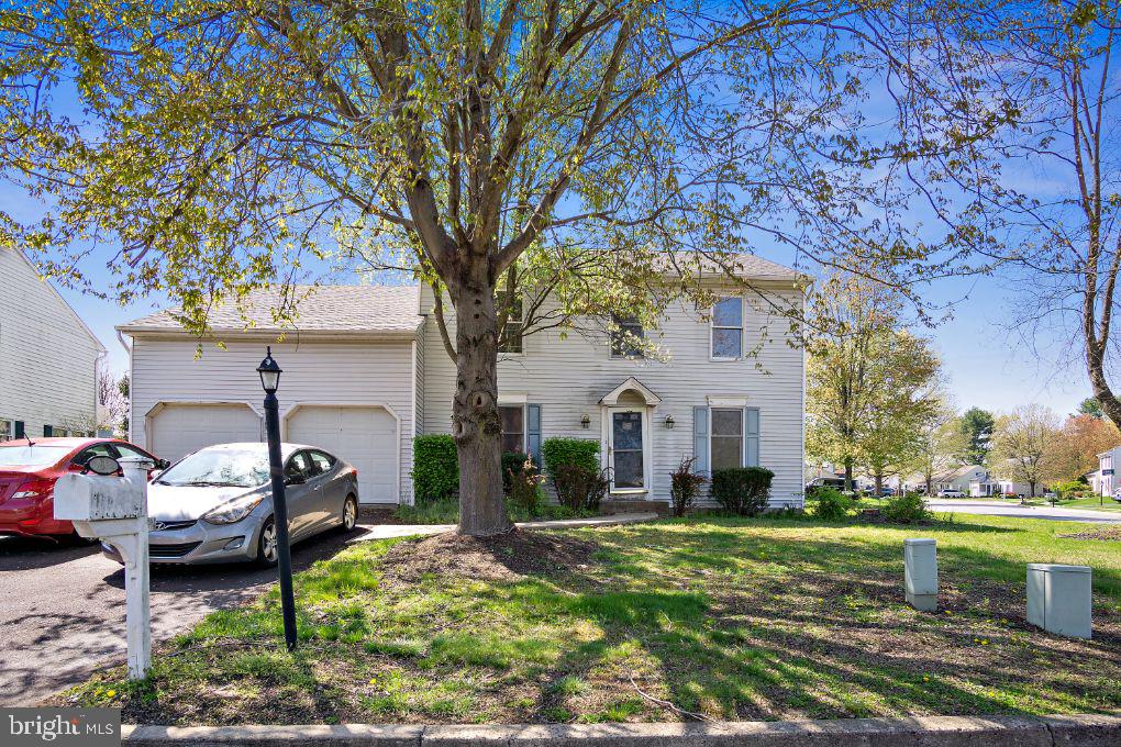 Lovely 4 Br Colonial W/Great Curb Appeal On Attractive Lot. Beautiful Interior; Family Room W/Fireplace, Kitchen W/Vaulted Ceiling, Skylights, Island & Breakfast Area. Master Bedroom Complete W/Walk-In Closet & Dressing Area. Must See-Lots Of Upgrades Inside! 2 Car Garage. Wonderful Neighborhood with Elementary School Nearby.  Take the Virtual Tour!