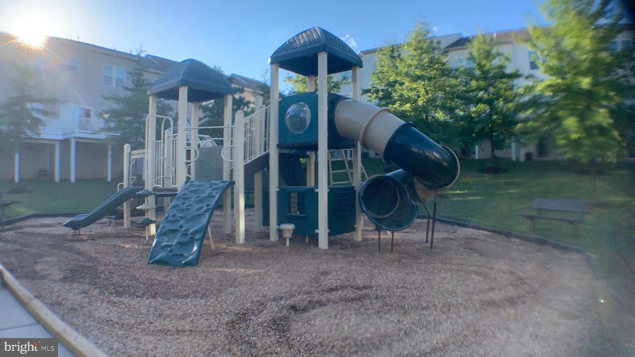 HOWARD SQUARE - Residential Lease