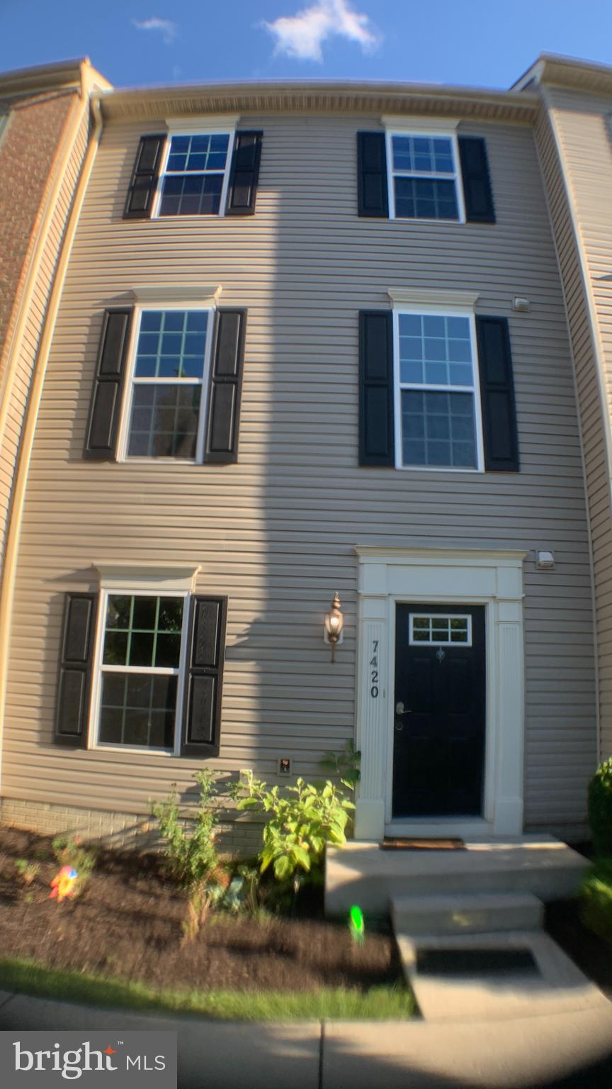 HOWARD SQUARE - Residential Lease