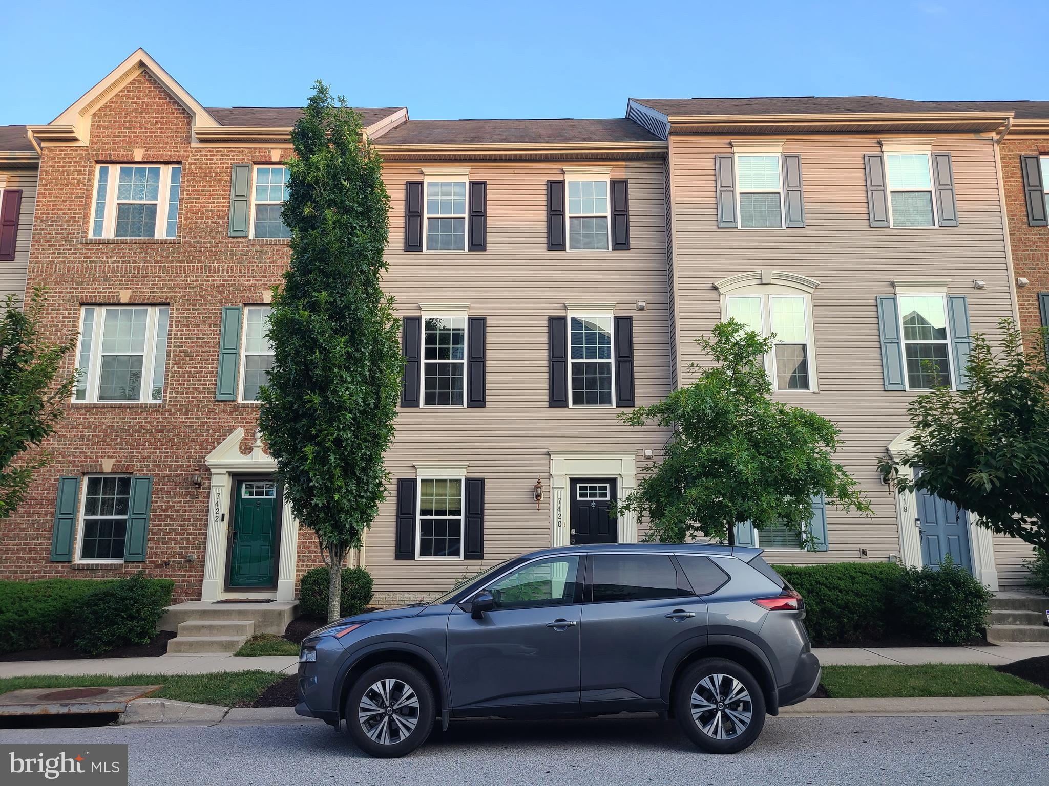 HOWARD SQUARE - Residential Lease