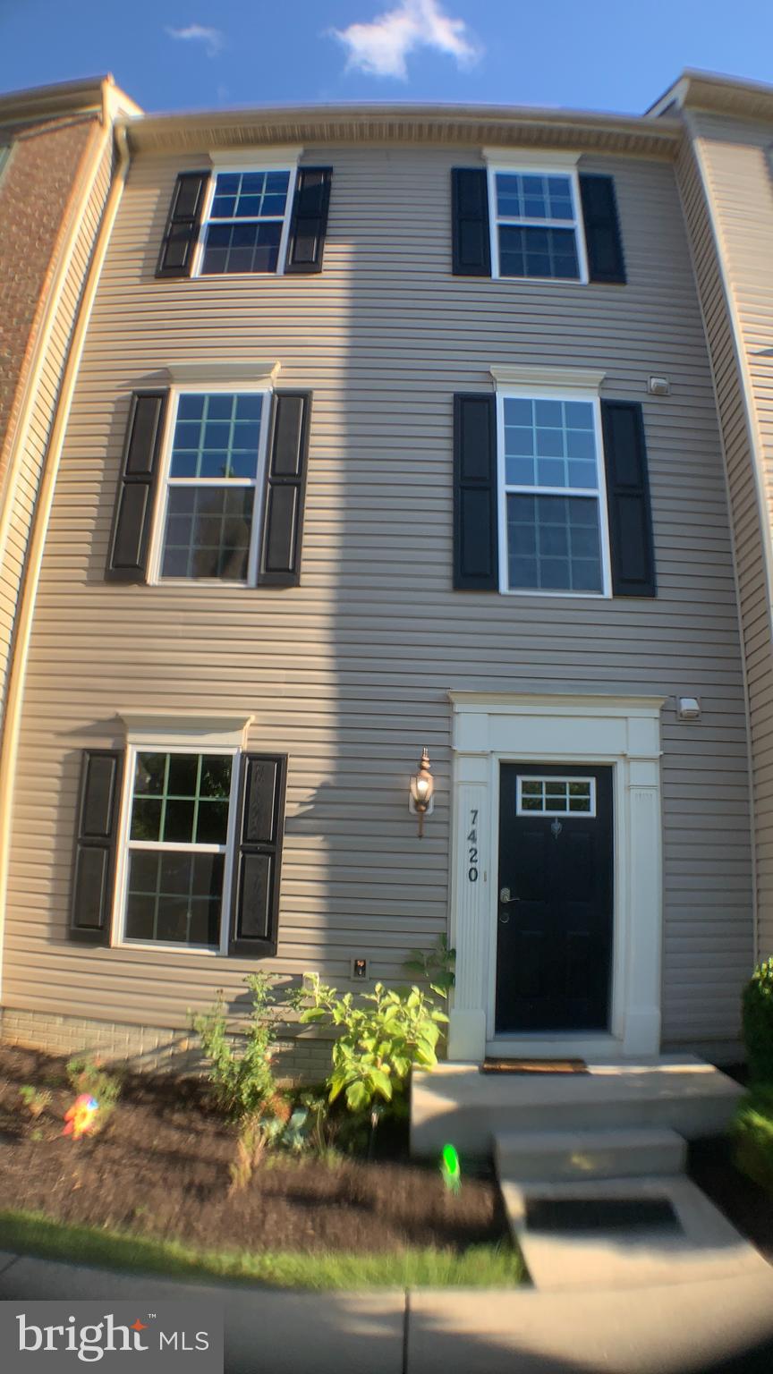 HOWARD SQUARE - Residential Lease