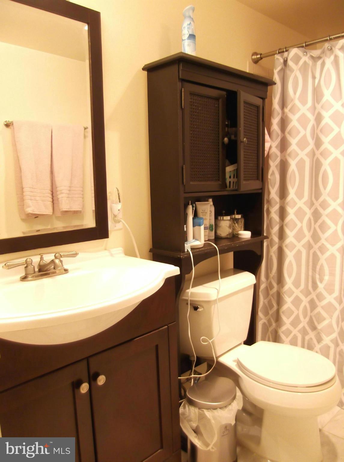 IDYLWOOD TOWERS CONDO - Residential