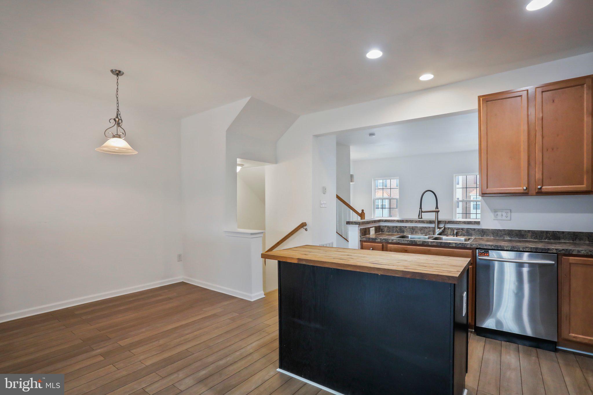 BROOKFIELD - Residential Lease