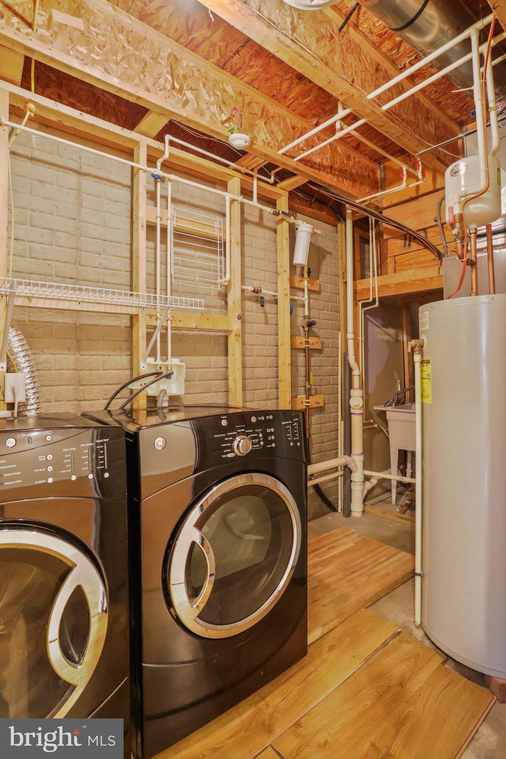 BROOKFIELD - Residential Lease