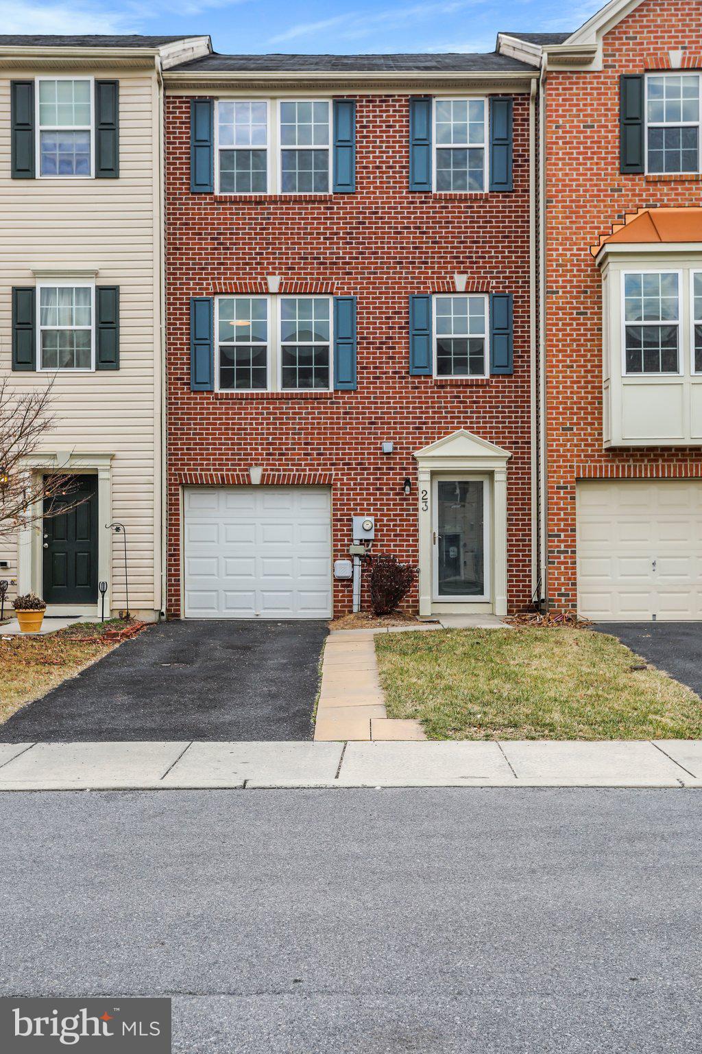 BROOKFIELD - Residential Lease