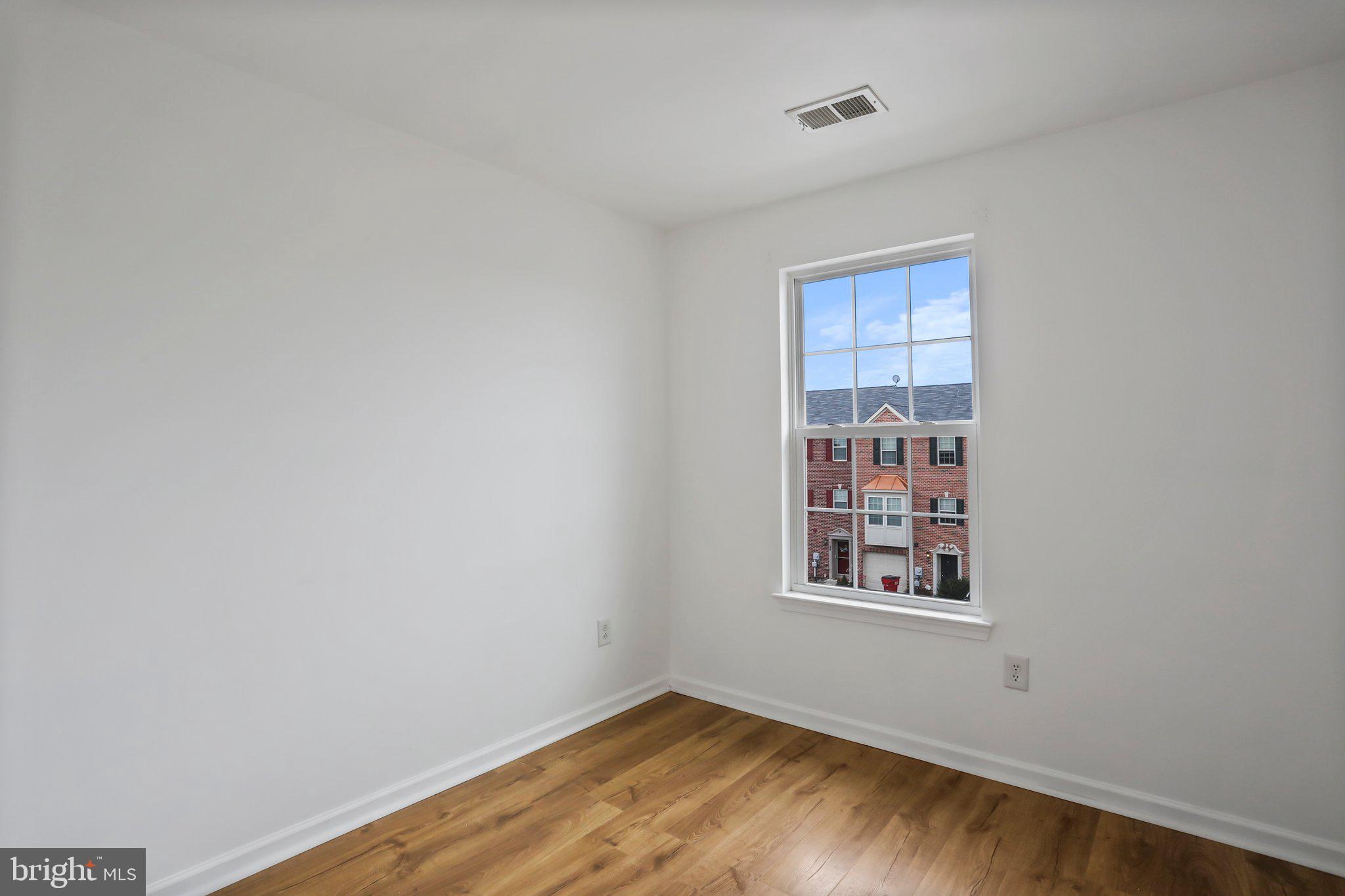 BROOKFIELD - Residential Lease