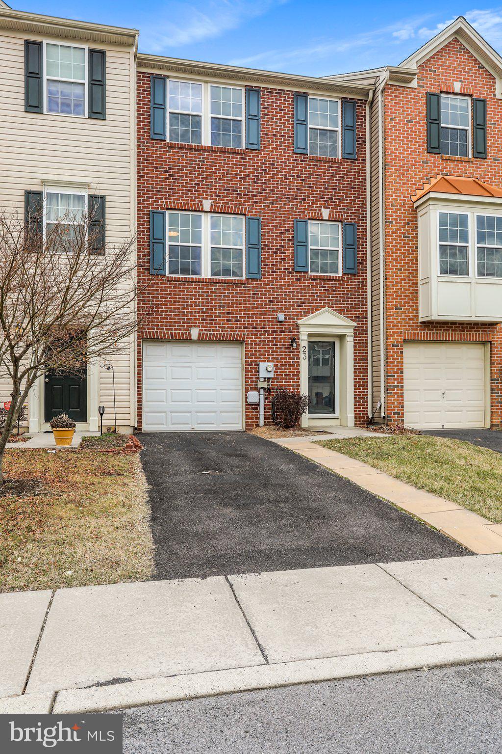 BROOKFIELD - Residential Lease