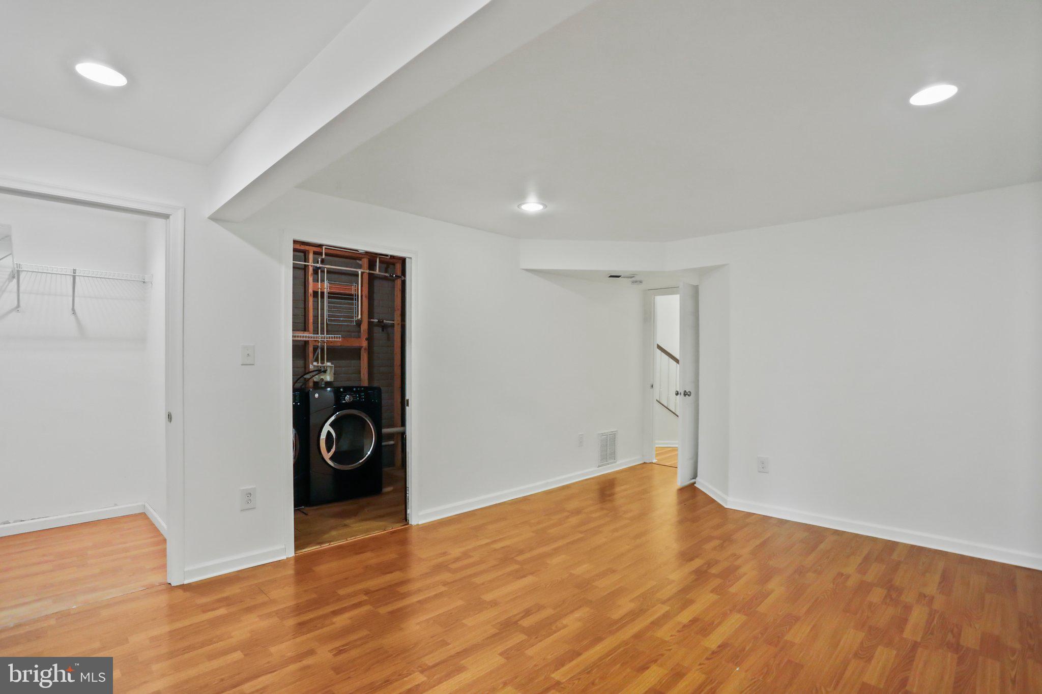 BROOKFIELD - Residential Lease