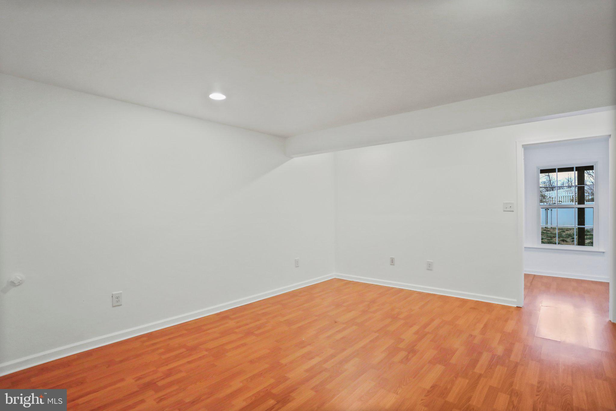 BROOKFIELD - Residential Lease