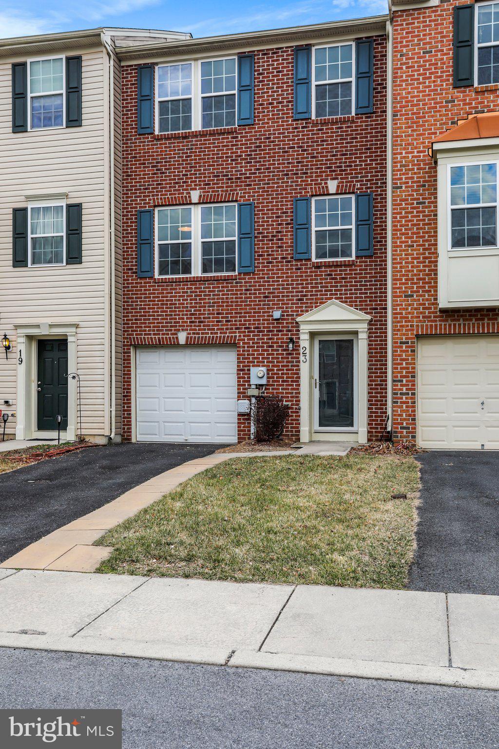 BROOKFIELD - Residential Lease