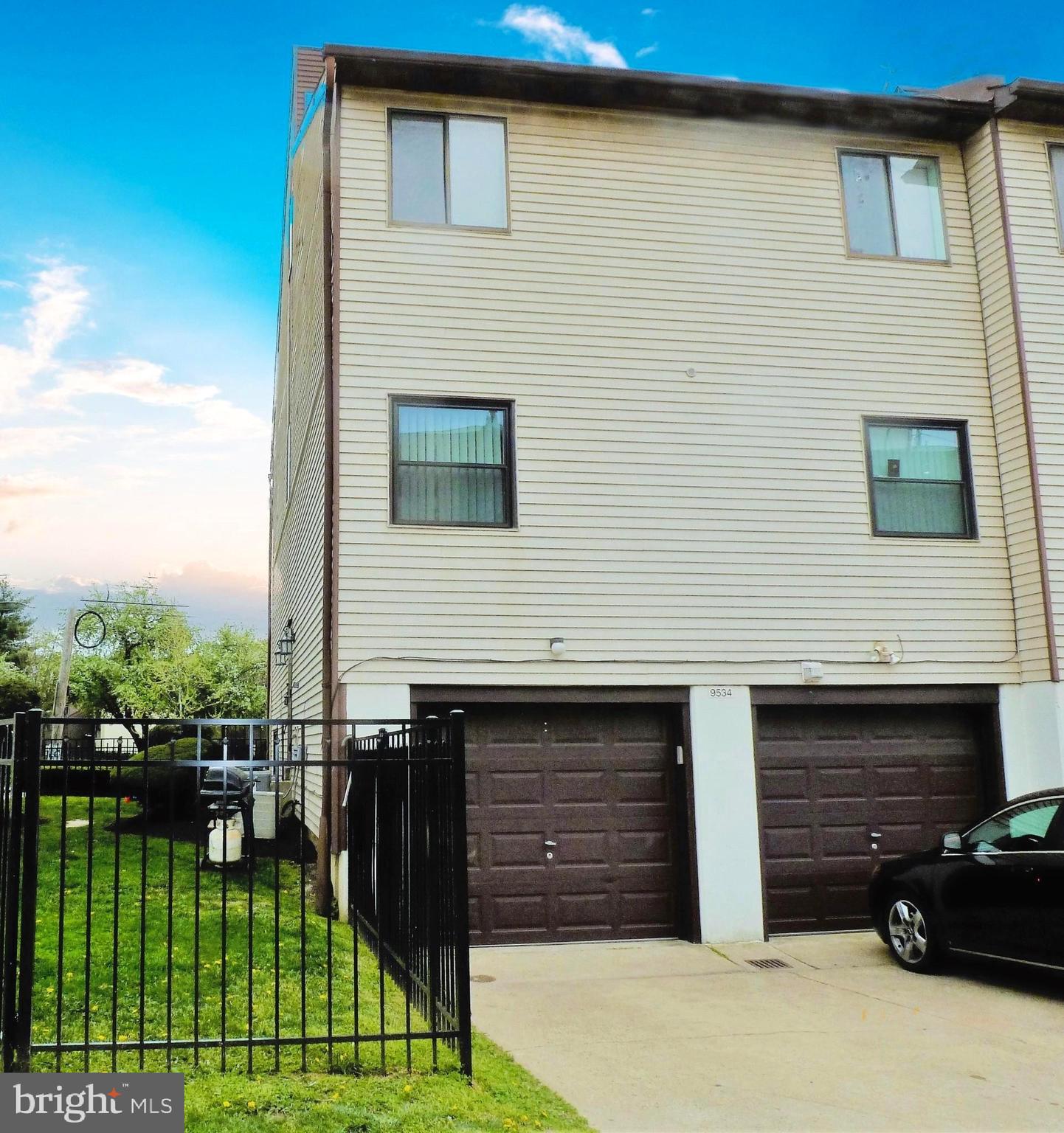 RIVERS BEND I - Residential Lease