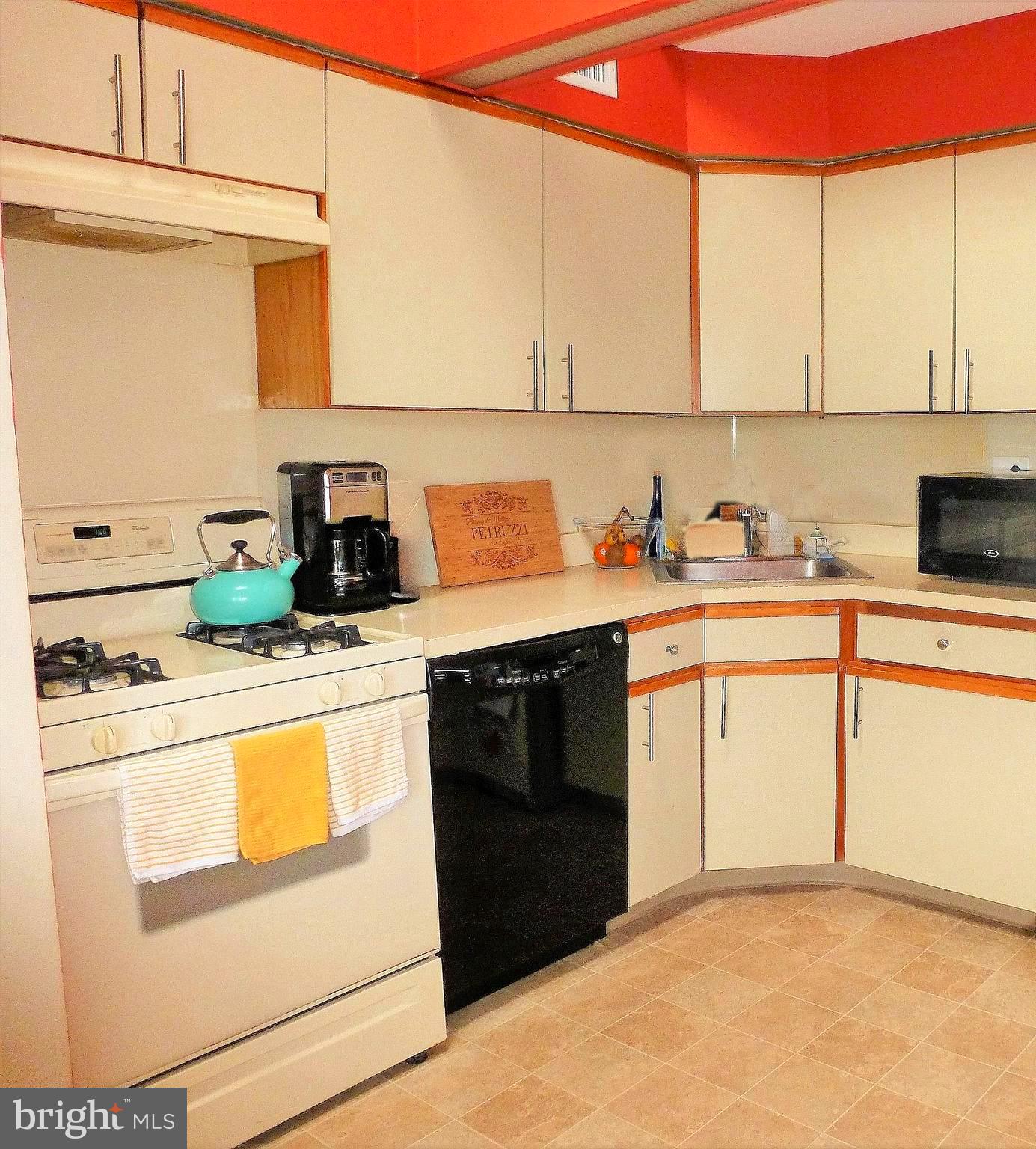 RIVERS BEND I - Residential Lease