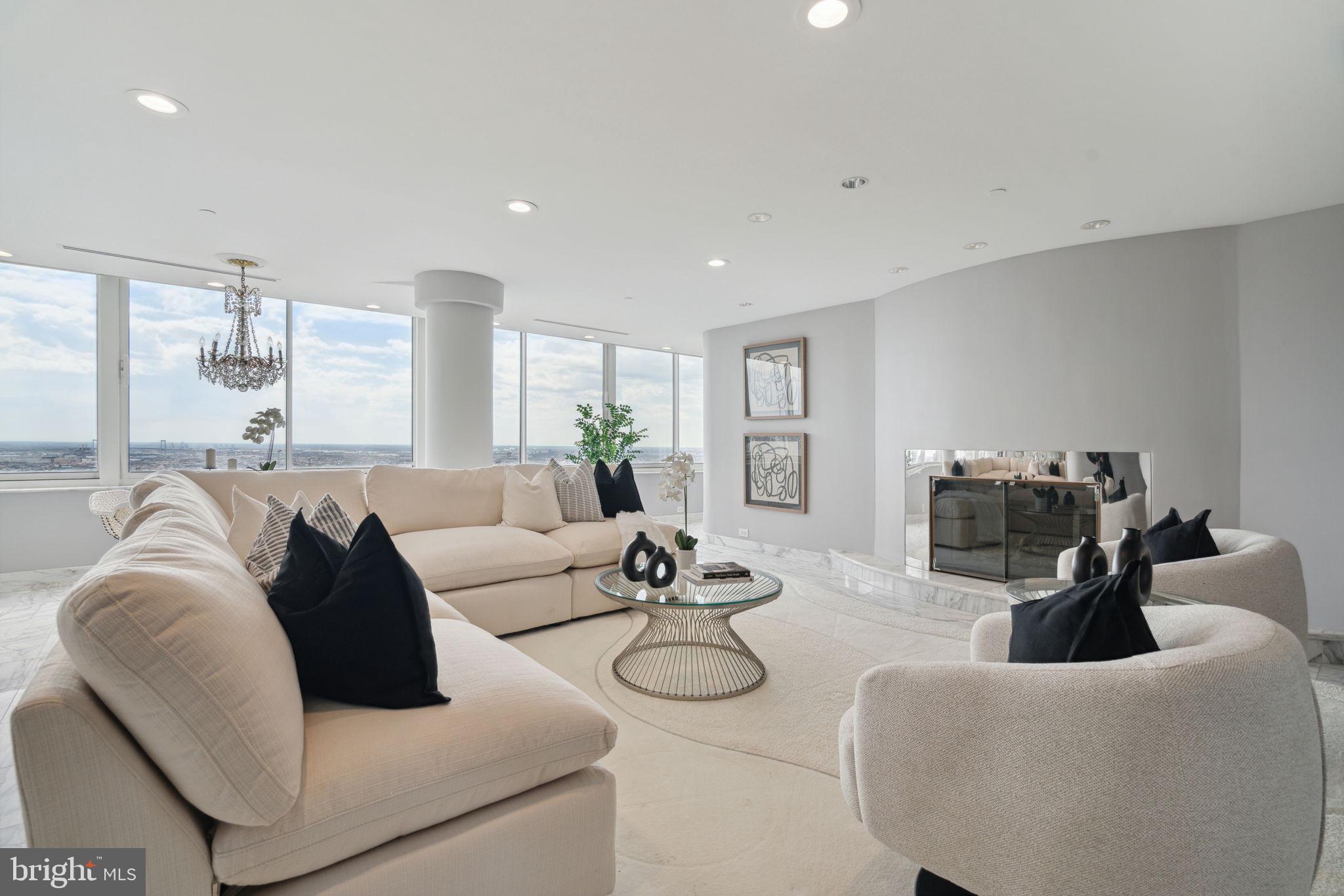 RITTENHOUSE SQUARE - Residential