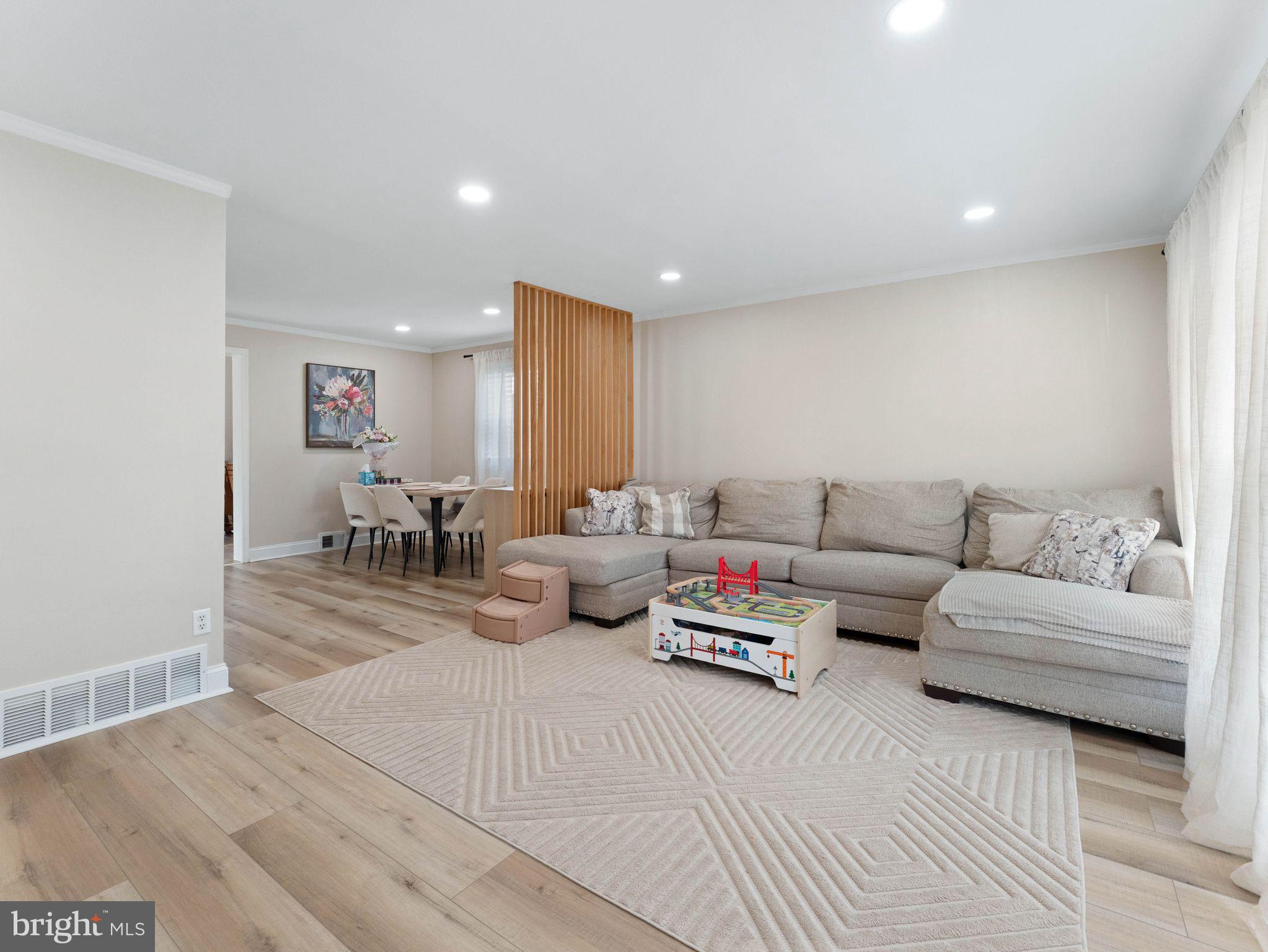 11040 FERNDALE STREET