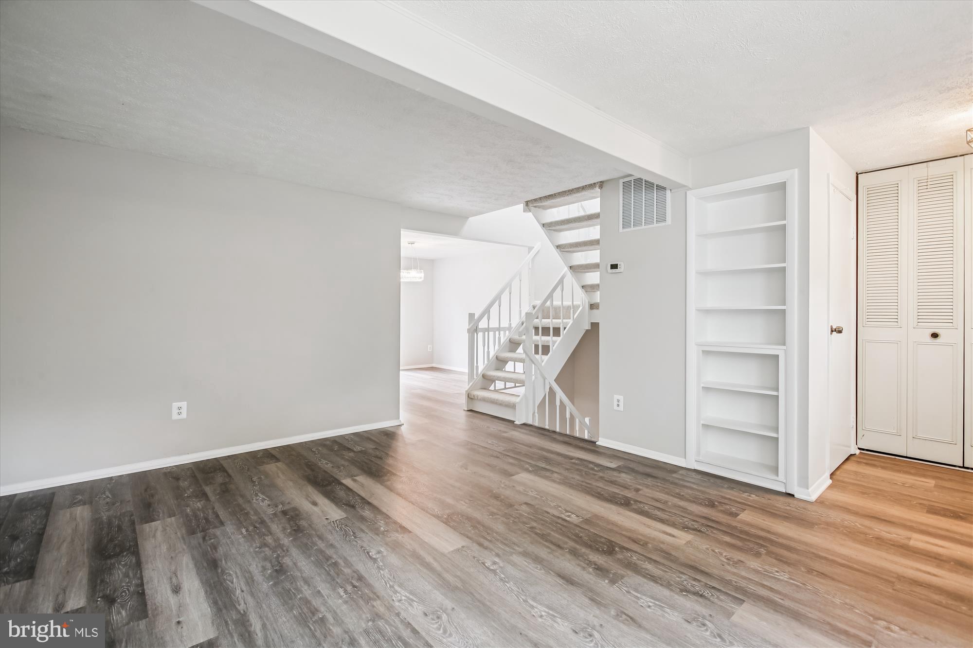 209 S VIRGINIA AVENUE