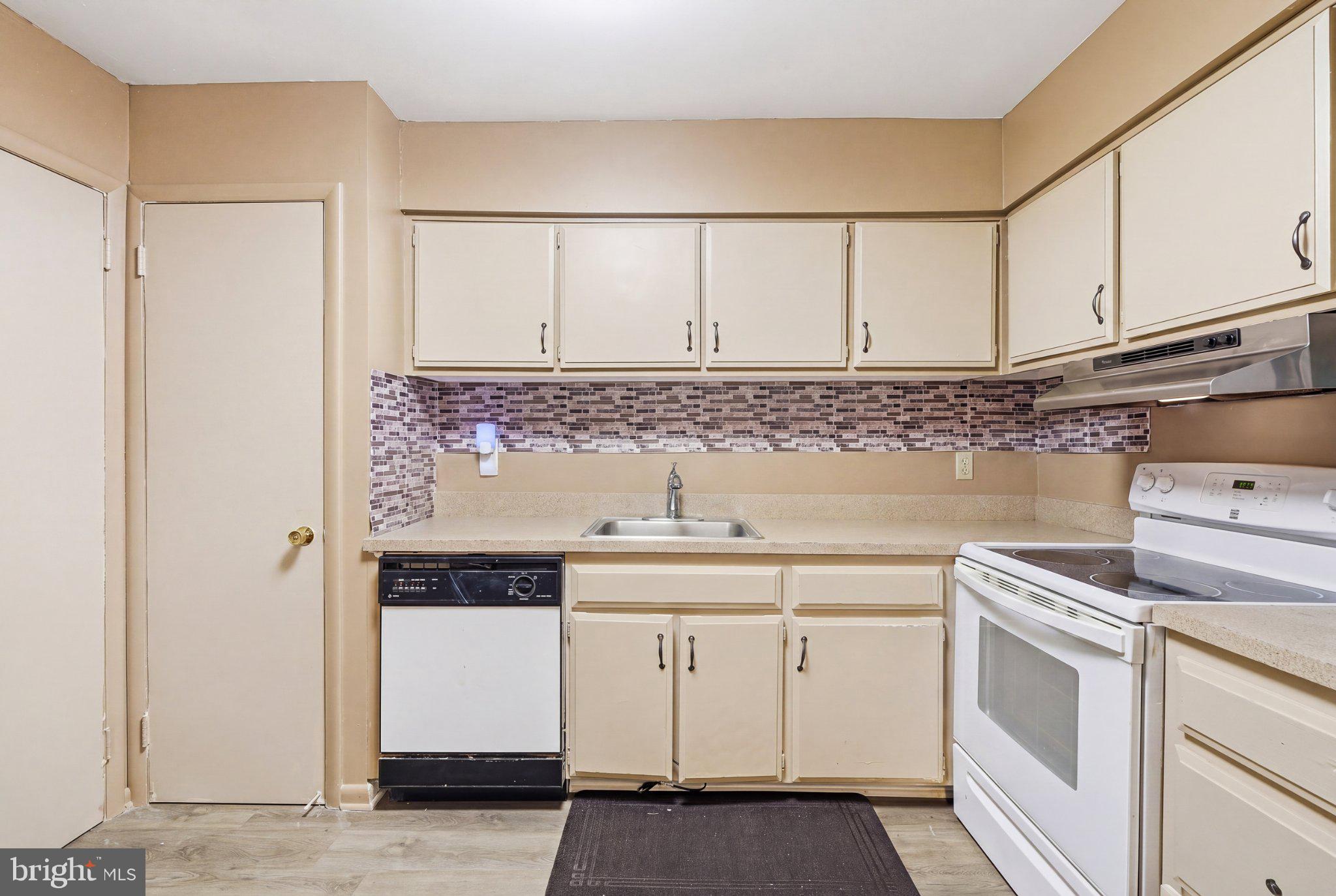 7 DENNISON DRIVE D